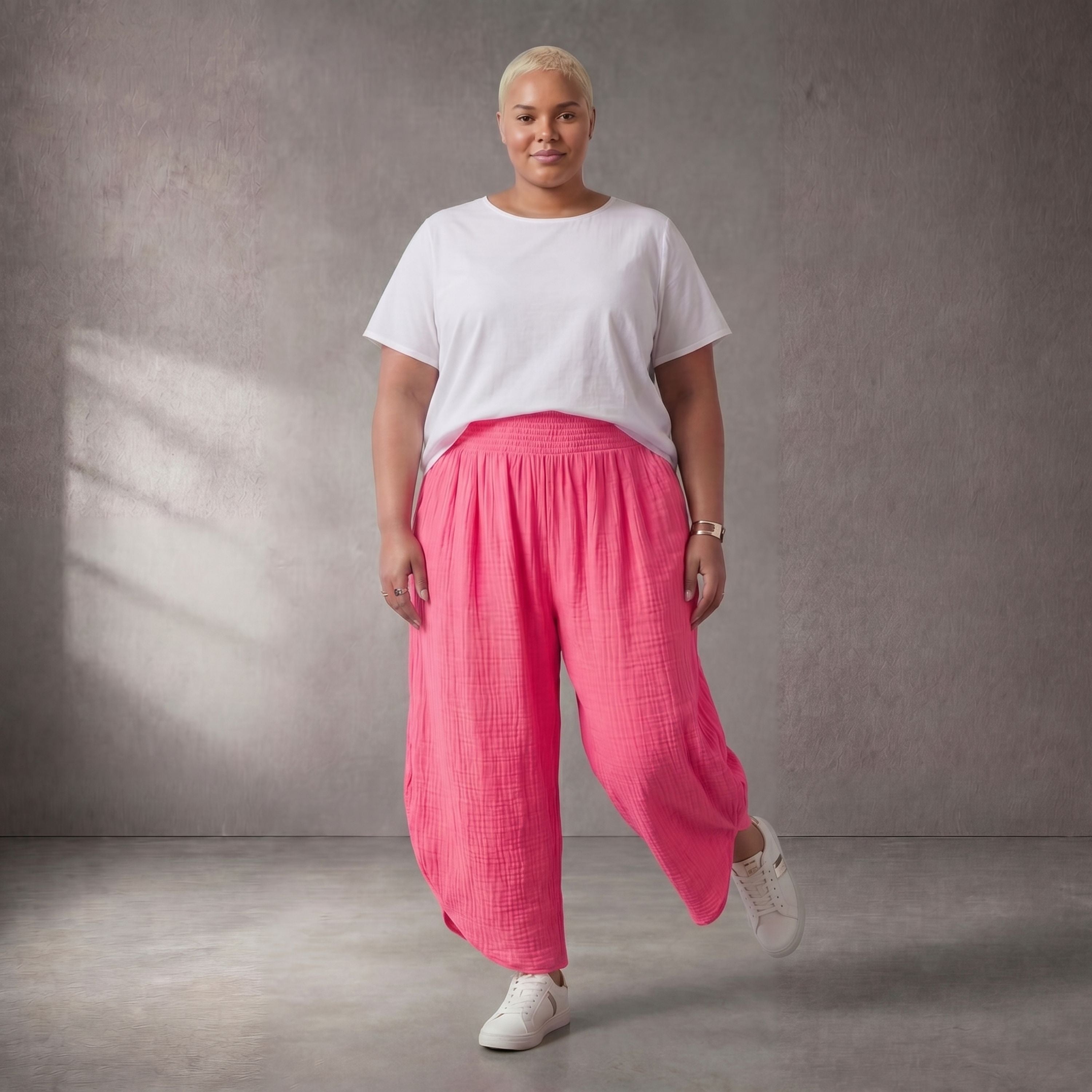 Luftige Ballonhose in strahlendem Pink für einen leichten femininen Sommerlook aus Italien
