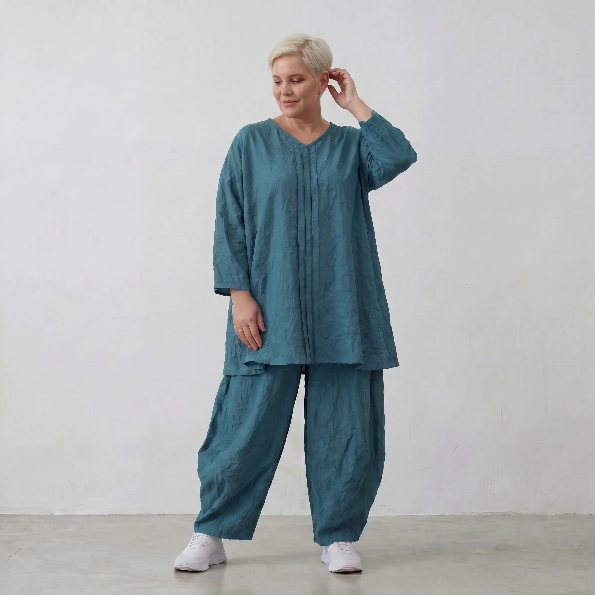 Ausgefallenes Oversize Shirt in legerer A-Form aus leichter Popeline mit Biesenmusterung, Tannengrün