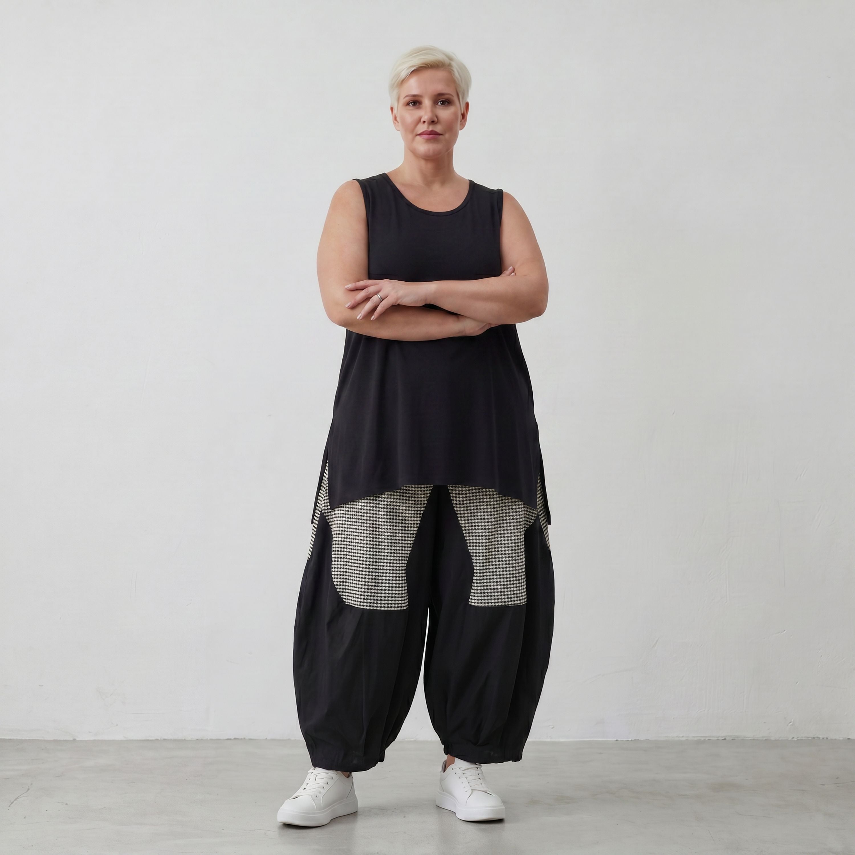 Lässige Oversize Ballonhose in Schwarz/Weiß für Lagenlook zeitlos sommerlich luftig