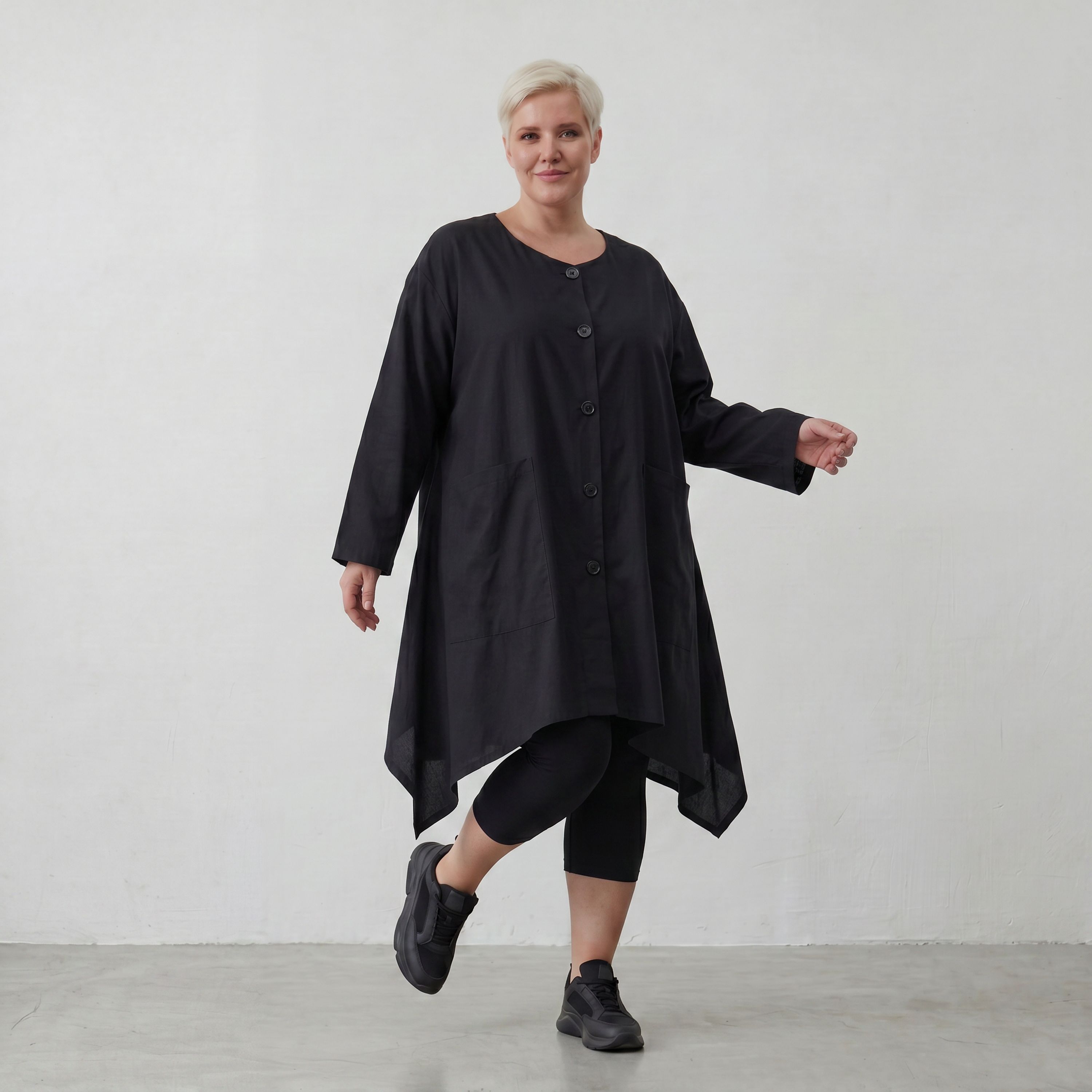 Zeitlose Schwarz Baumwollbluse im legeren Lagenlook mit Oversize A Linie und Taschen fein