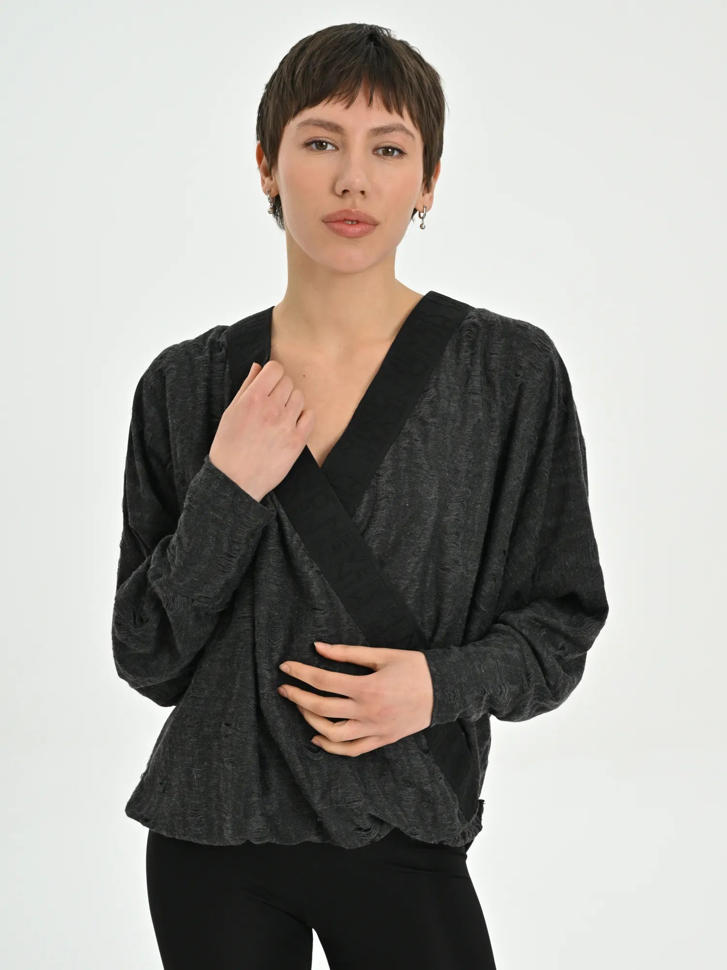  Les Mios Bluse in gerundeter Form, aus Baumwolle, 7039, Grau, Schick, Modern, Bequem