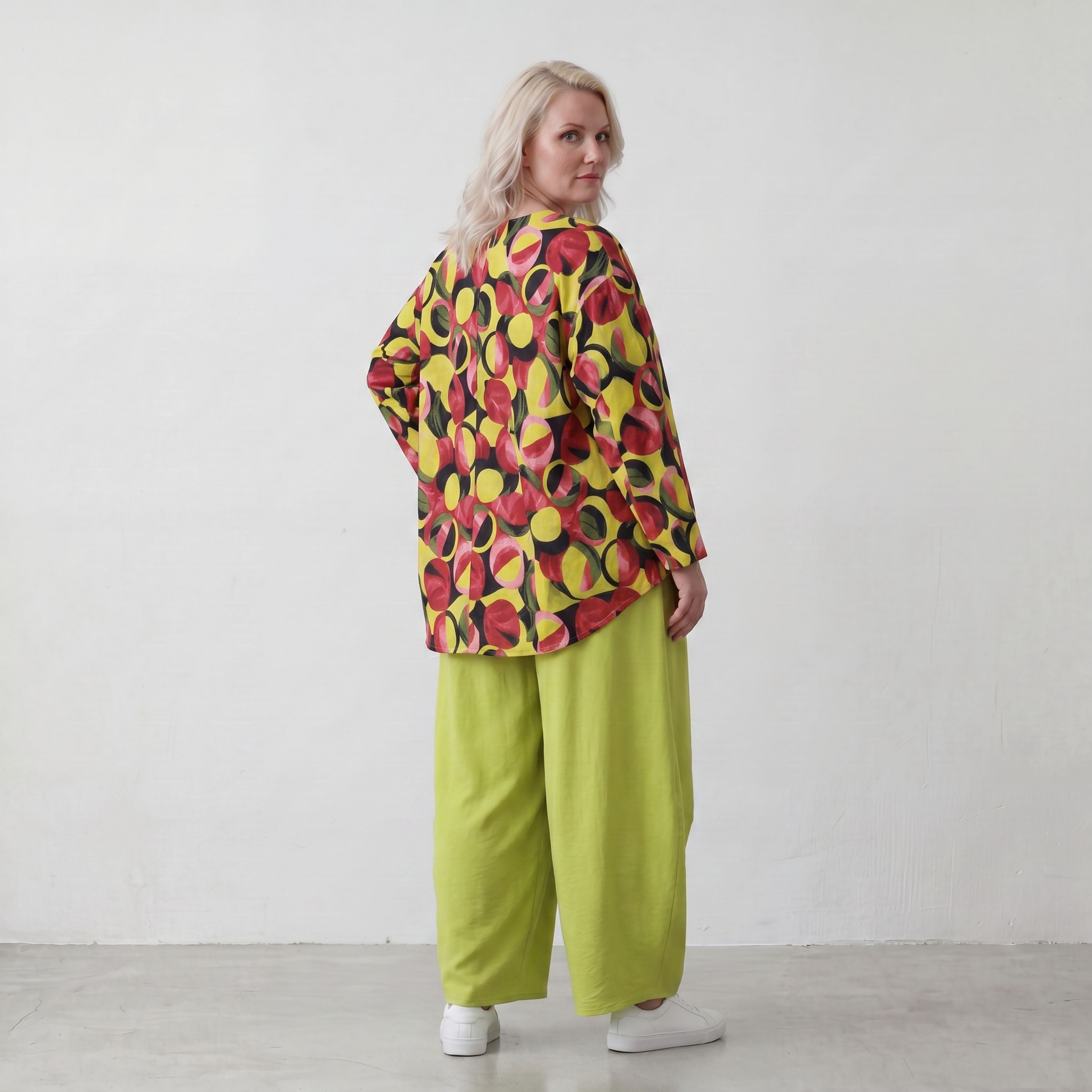Langarmjacke aus feinem Popeline in kräftigem Gelb und Fuchsia mit rundem Halsausschnitt