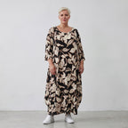 Fließendes Ballonkleid aus weichem Viskose Jersey in Schwarz/Ecru mit 3/4-Arm und Rundhals