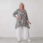 Zeitloses Viskoseshirt in Weiß/Schwarz leger Oversize A-Linie Lagenlook leicht fliessend