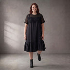 Schwarz fliessendes ALinien Kleid mit Spitze und Chiffon luftig zeitlos elegant leicht