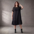 Schwarz fliessendes ALinien Kleid mit Spitze und Chiffon luftig zeitlos elegant leicht