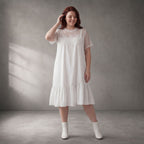 Leichtes weisses Spitzenkleid im Lagenlook Oversize leger zeitlos mit luftigem Fall zart