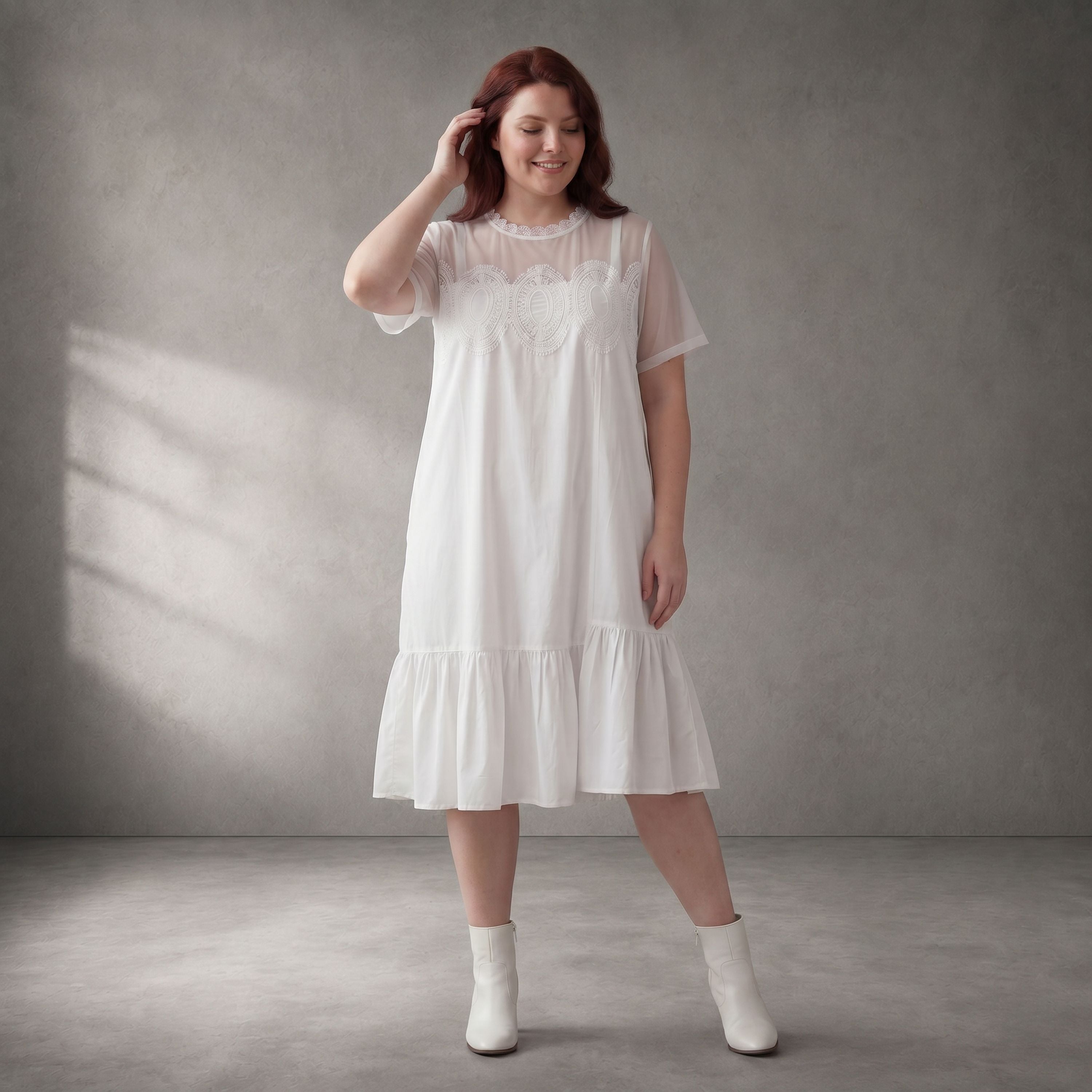 Leichtes weisses Spitzenkleid im Lagenlook Oversize leger zeitlos mit luftigem Fall zart