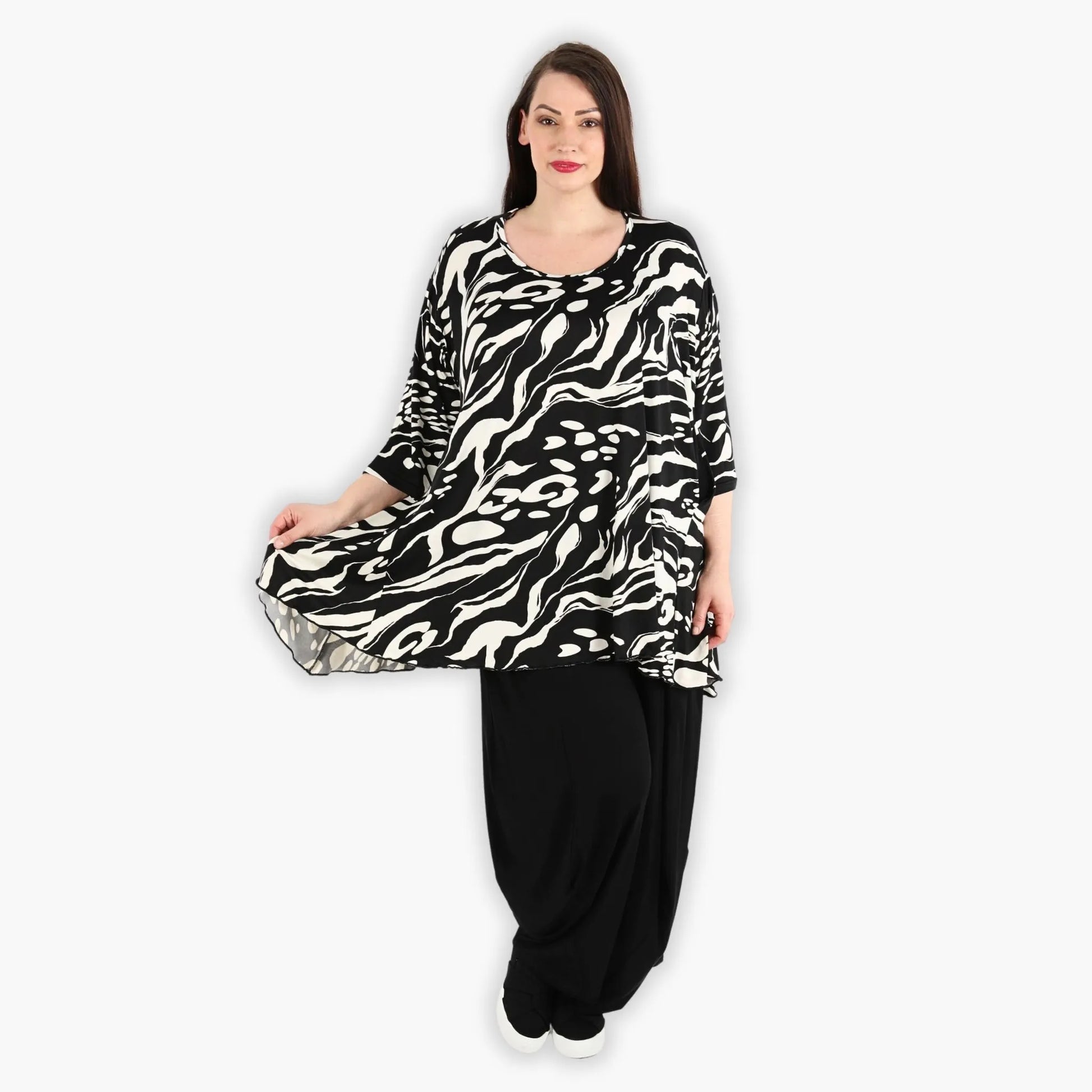  A-Form Bigshirt von AKH Fashion aus Viskose, 1290.00593, Schwarz-Ecru, Abstrakt, Ausgefallen