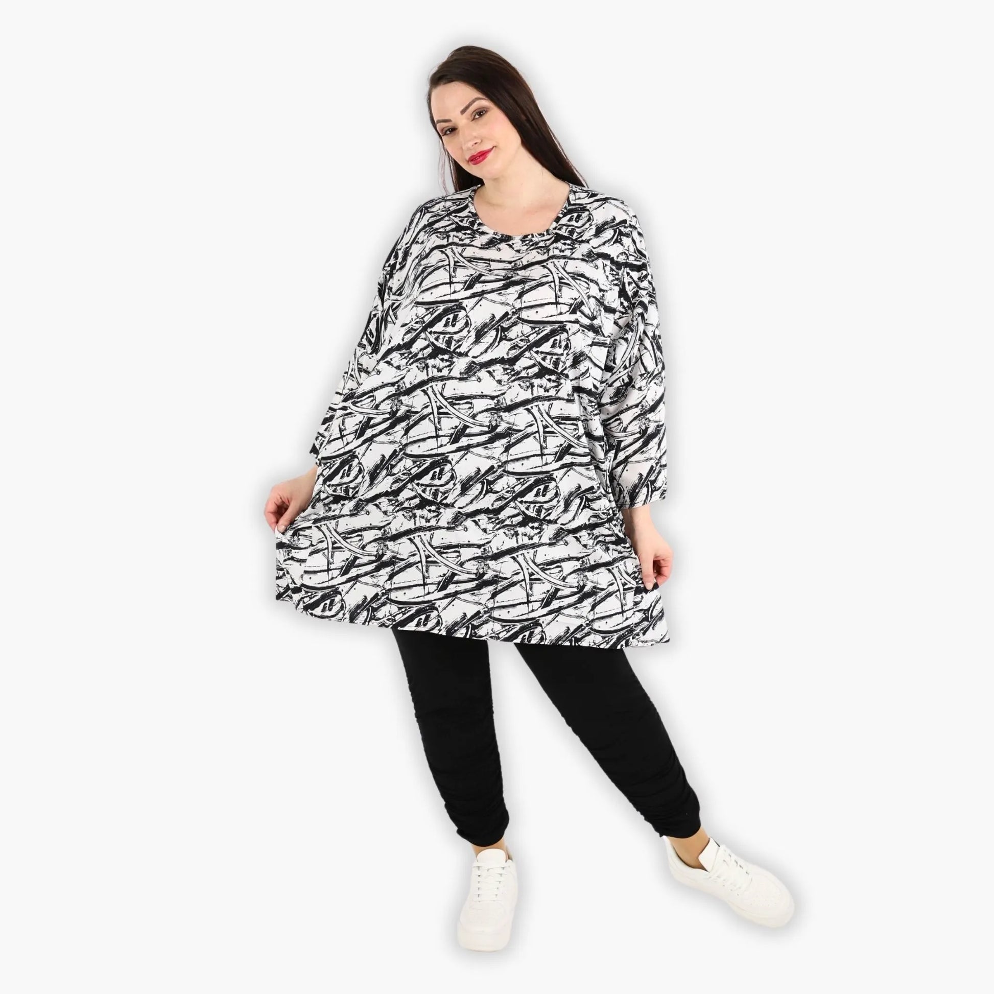  Oversize Shirt in Schwarz-Weiß mit 3/4-Ärmeln und praktischen Nahttaschen aus Viskose