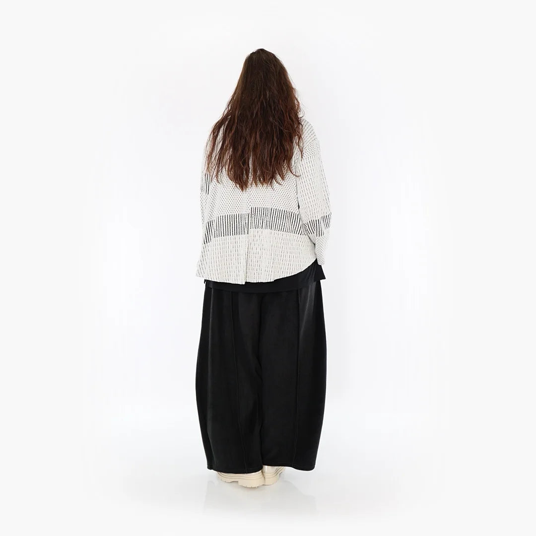  AKH Fashion Jacke in gerundeter Form, aus Viskose, 1377.00130, Schwarz-Ecru, Gerippt