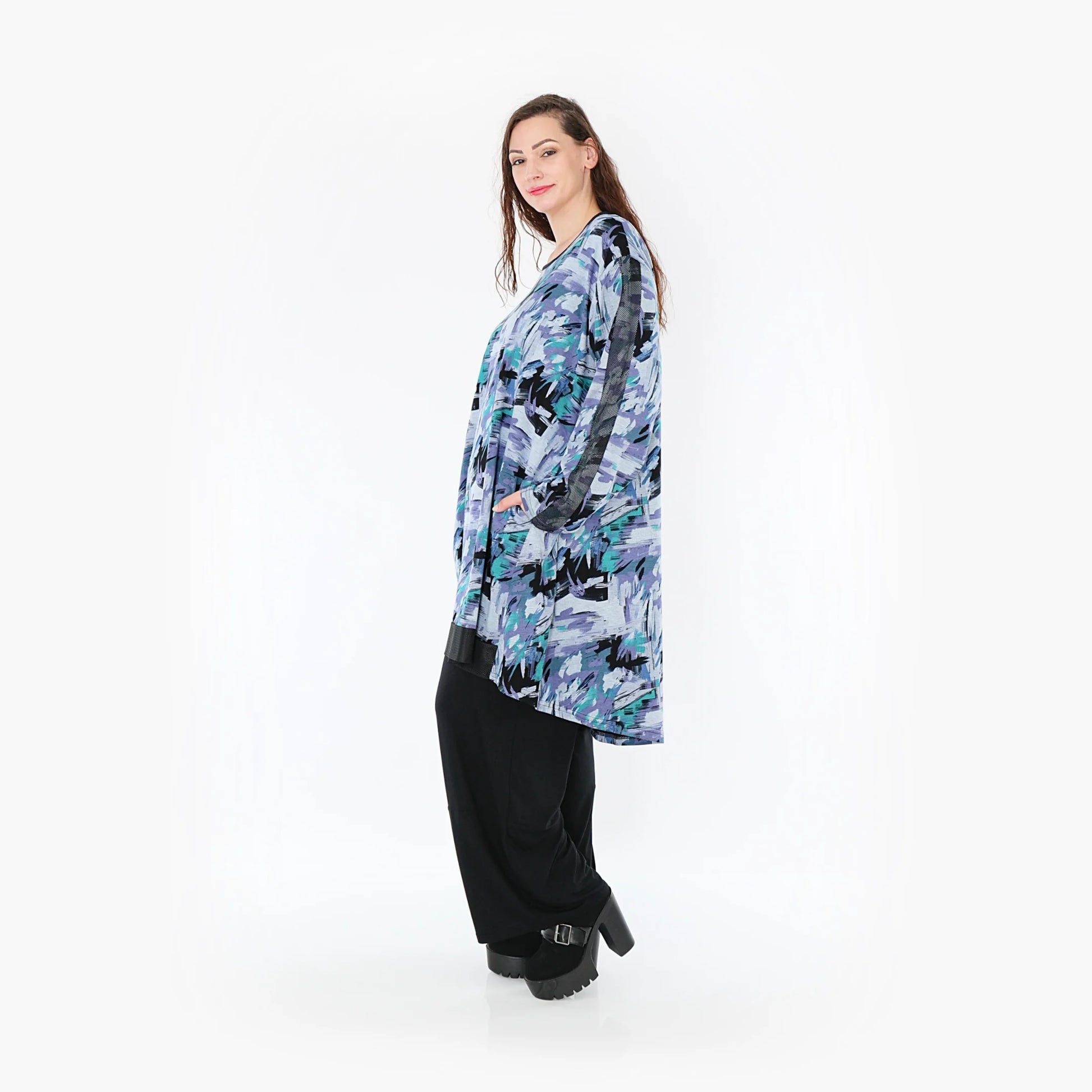  Schickes Shirt in trendy Petrol mit Grafikmuster und praktischen Seitennahttaschen im Oversize-Look