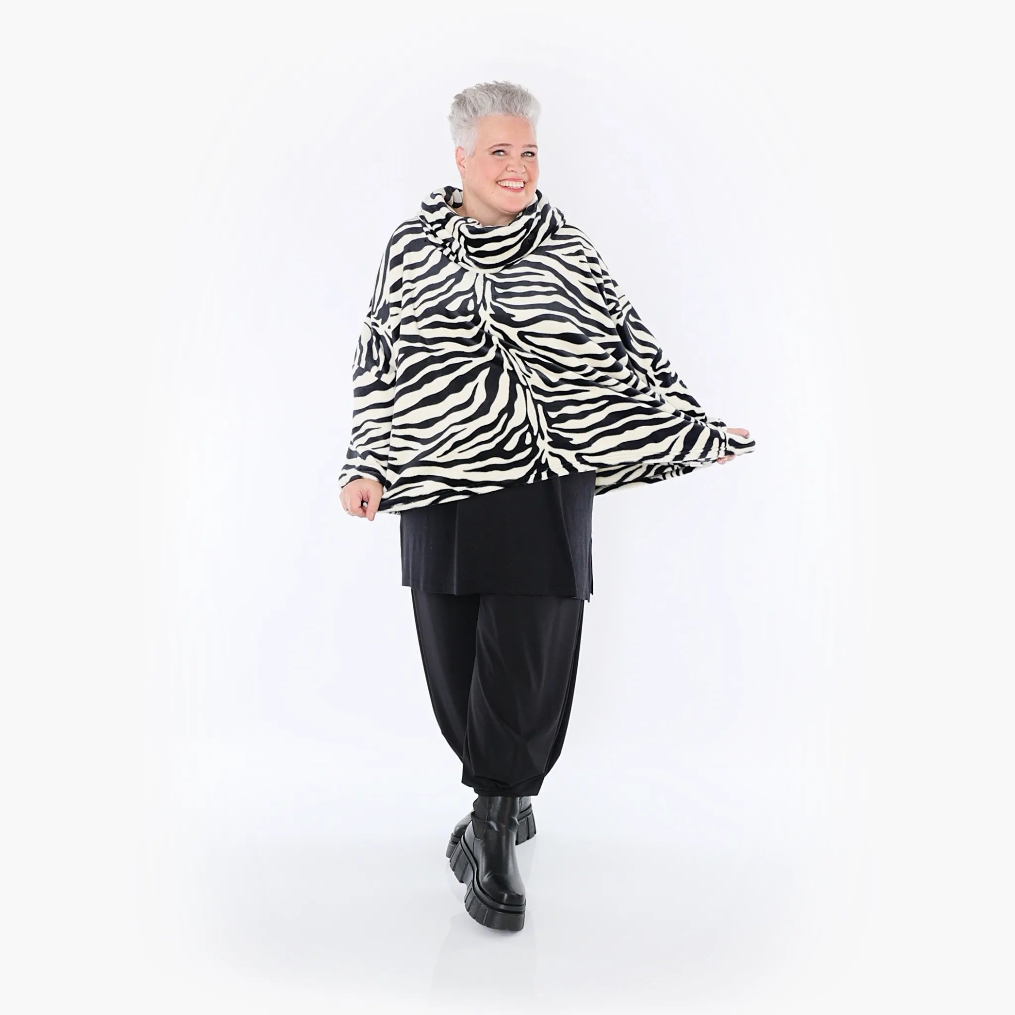  AKH Fashion Bigshirt in kastiger Form, aus Polyester, 1401.03019, Ecru-Schwarz, Zebra