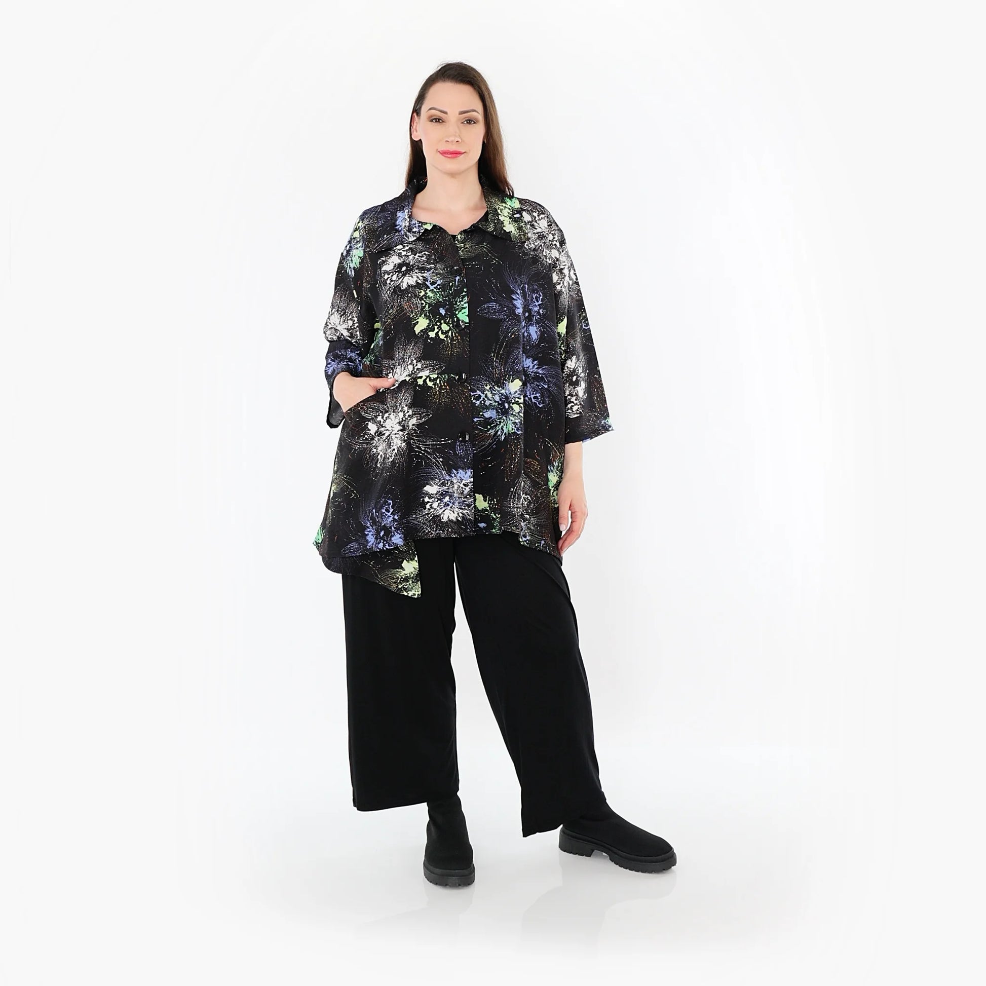 A-Form Jacke von AKH Fashion aus Viskose, 1491.07090, Schwarz/Blau/Multi, Blumen, Schick