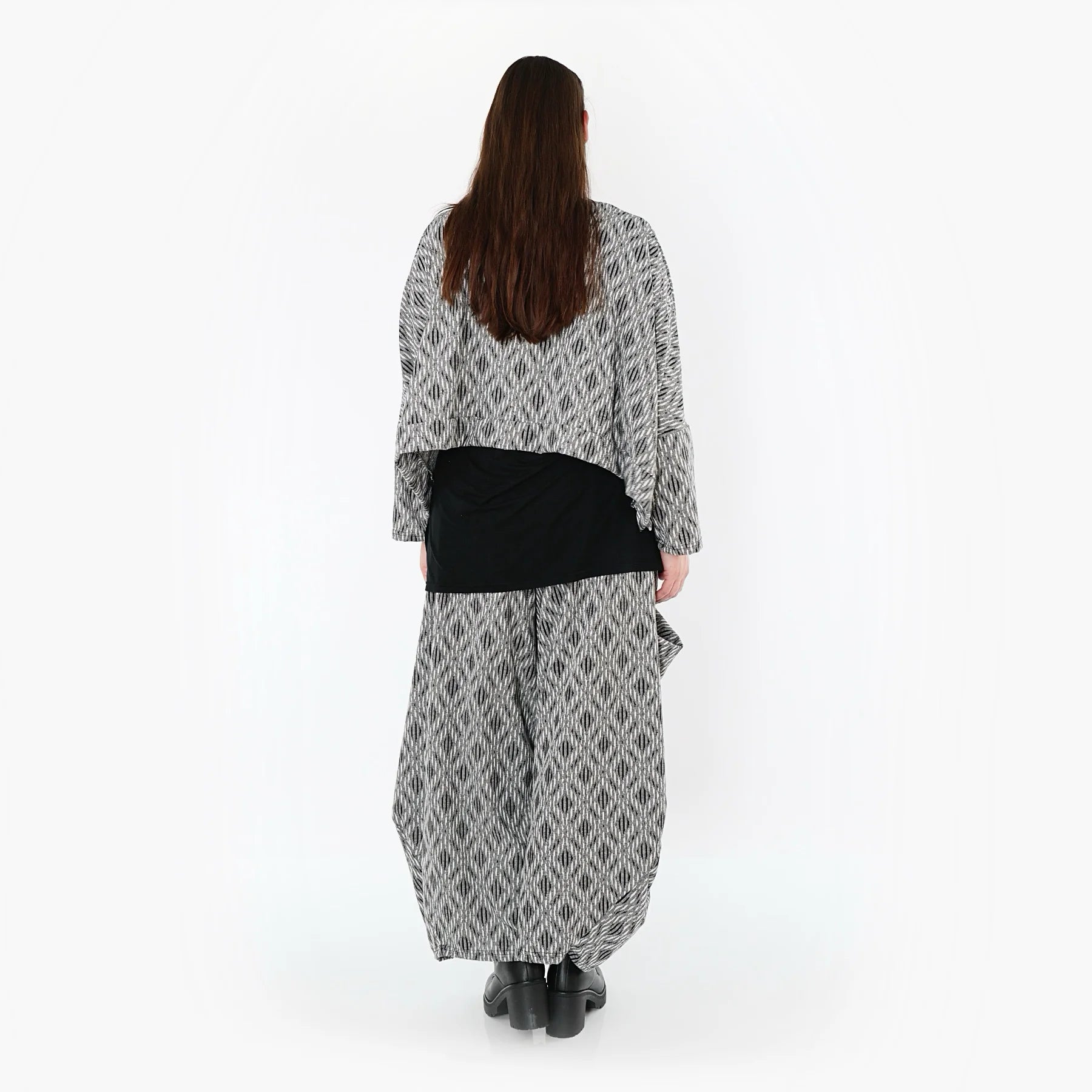  AKH Fashion Überwurf in kastiger Form, aus Materialmix, 1507011, Hellgrau/Schwarz/Weiß
