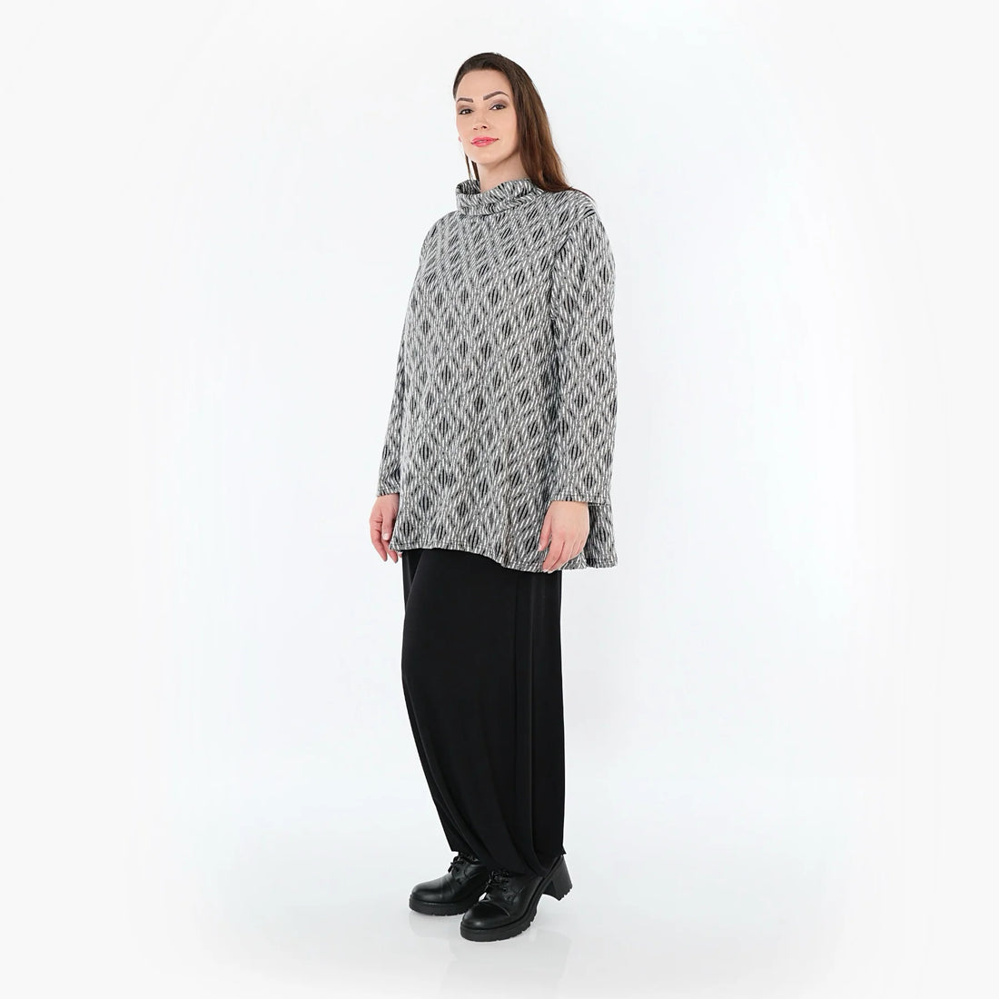  AKH Fashion Shirt in Glocken-Form, aus Materialmix, 151892R, Hellgrau/Schwarz/Weiß, Schick
