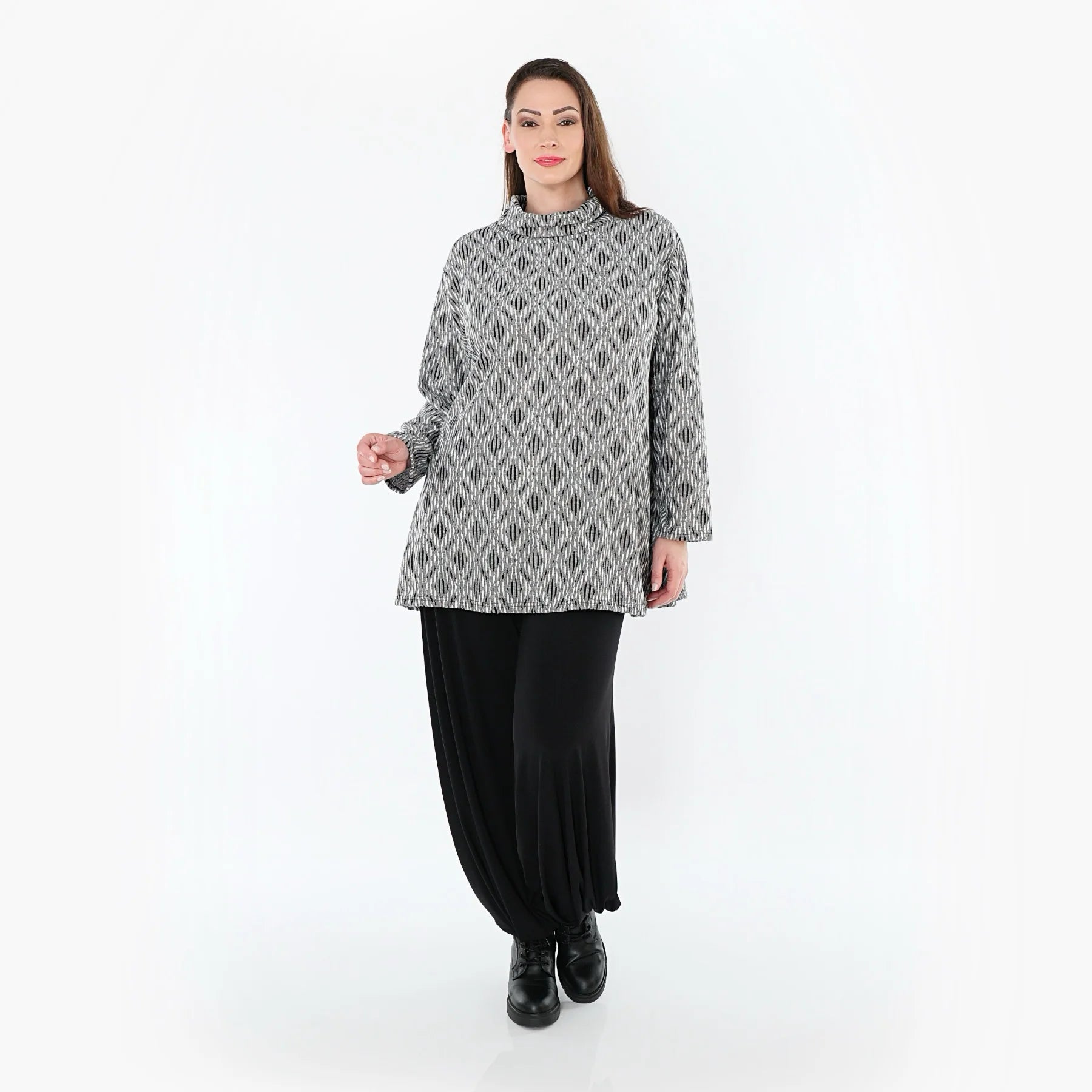  AKH Fashion Shirt in Glocken-Form, aus Materialmix, 151892R, Hellgrau/Schwarz/Weiß, Schick