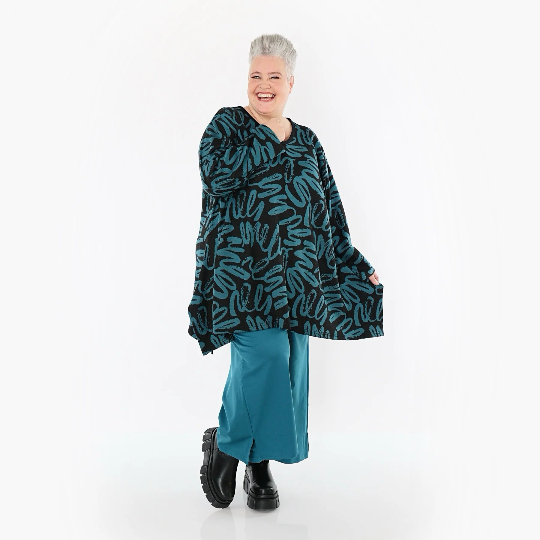  A-Form Bigshirt von AKH Fashion aus Materialmix, 1529.01019, Schwarz/Petrol, Kringel, Schick