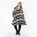  Jacke von AKH Fashion aus Materialmix, 1538.05458, Ecru/Schwarz, Raute, Ausgefallen