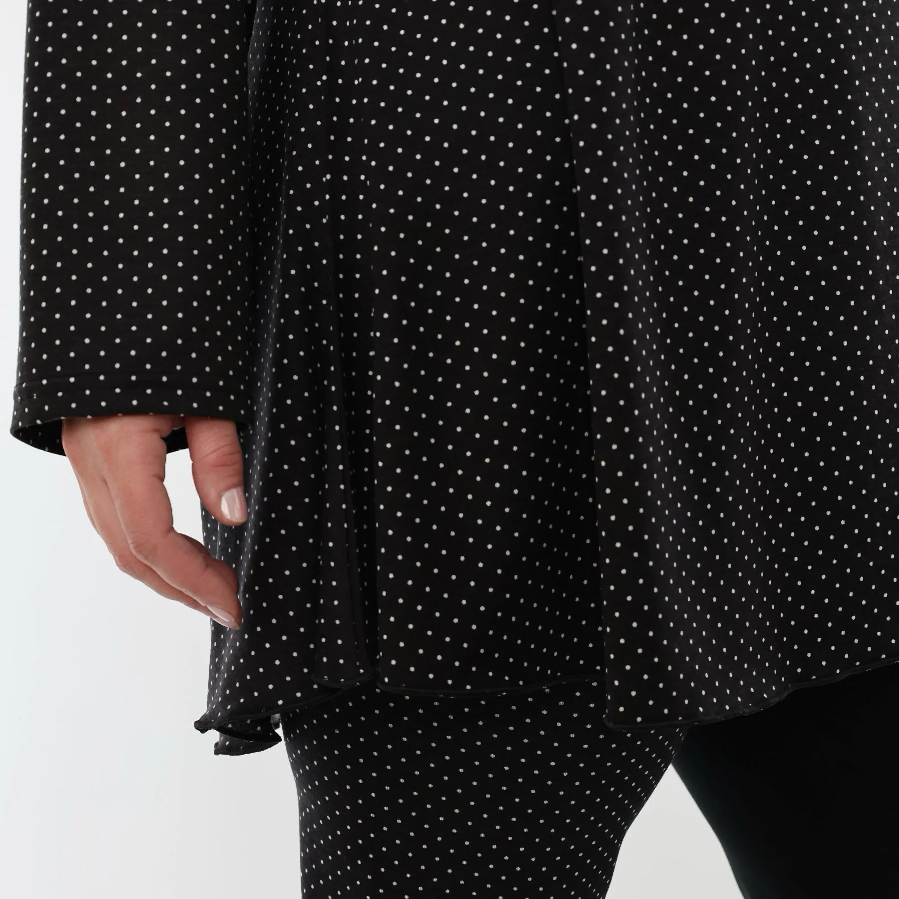  AKH Fashion Shirt in Glocken-Form, aus Viskose, 1558.01892, Schwarz/Weiß, Punkte, Schick