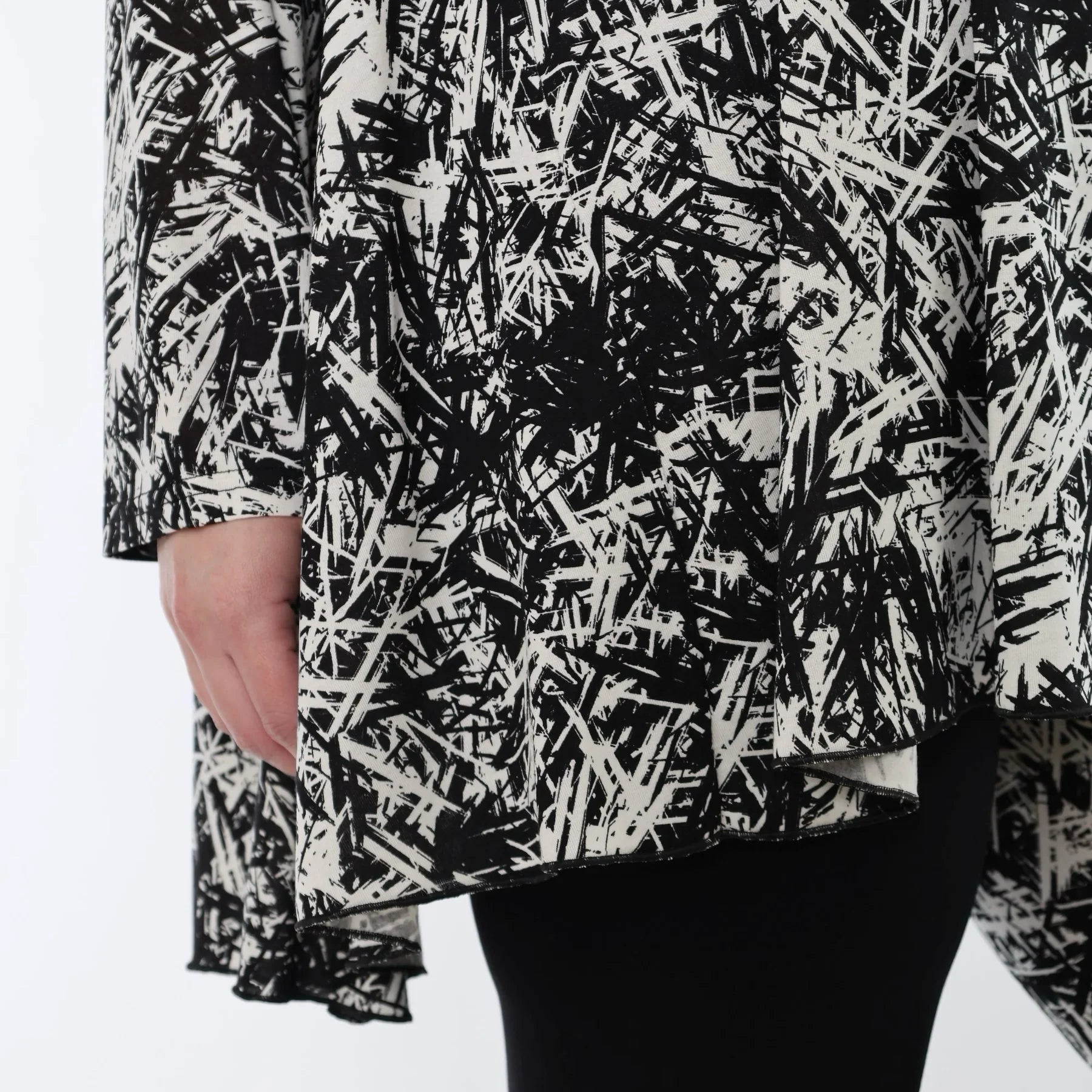  A-Form Bigshirt von AKH Fashion aus Viskose, 1559.00593, Schwarz/Weiß, Abstrakt, Ausgefallen