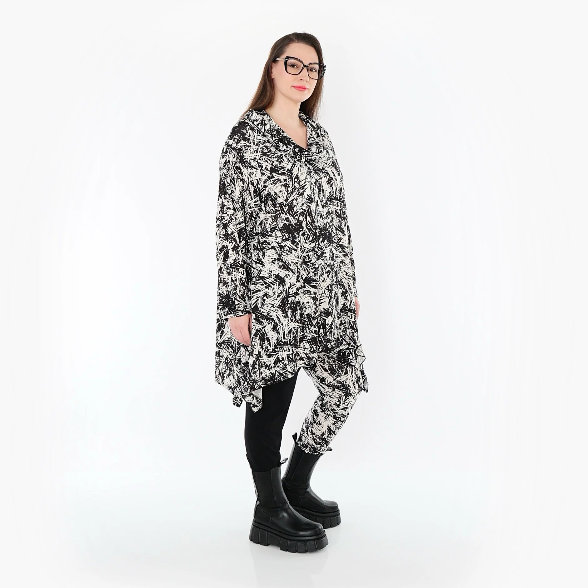  A-Form Bigshirt von AKH Fashion aus Viskose, 1559.03371, Schwarz/Weiß, Abstrakt, Ausgefallen