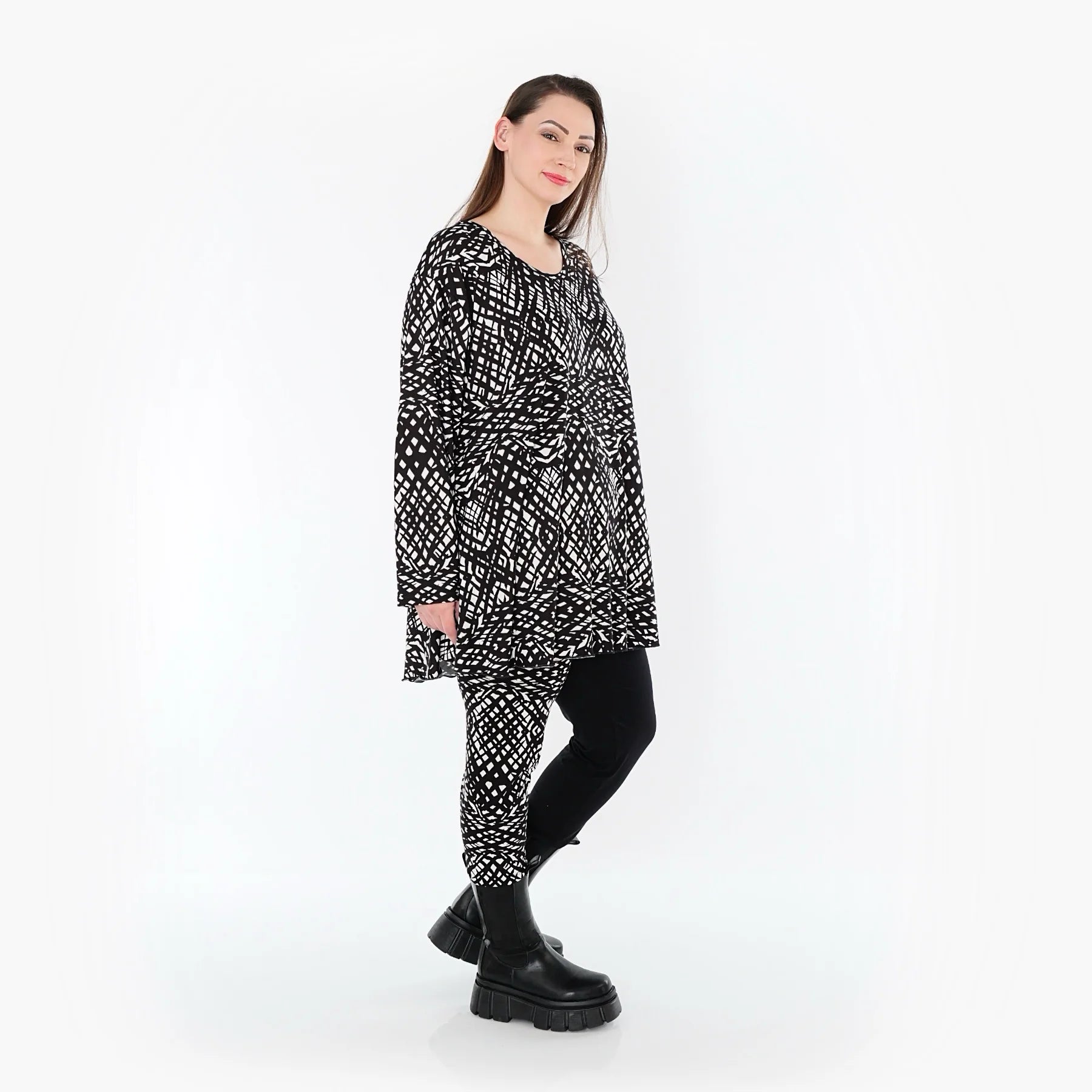  AKH Fashion Shirt in Glocken-Form, aus Viskose, 1560.01892, Schwarz/Weiß, Abstrakt, Schick