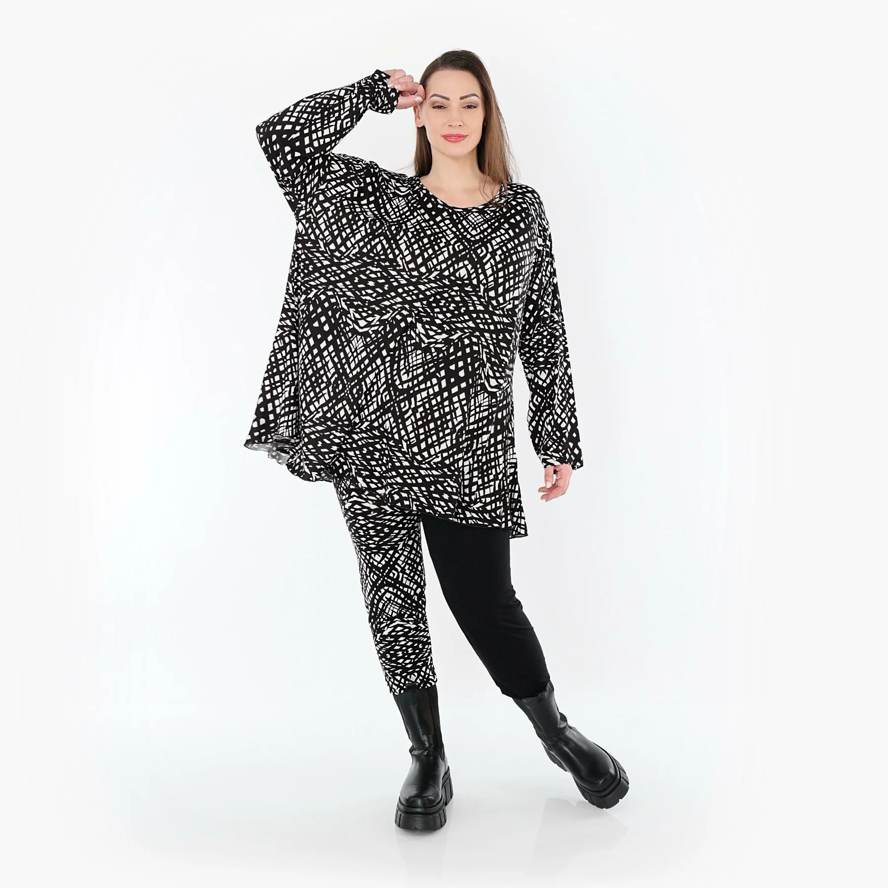  AKH Fashion Shirt in Glocken-Form, aus Viskose, 1560.01892, Schwarz/Weiß, Abstrakt, Schick