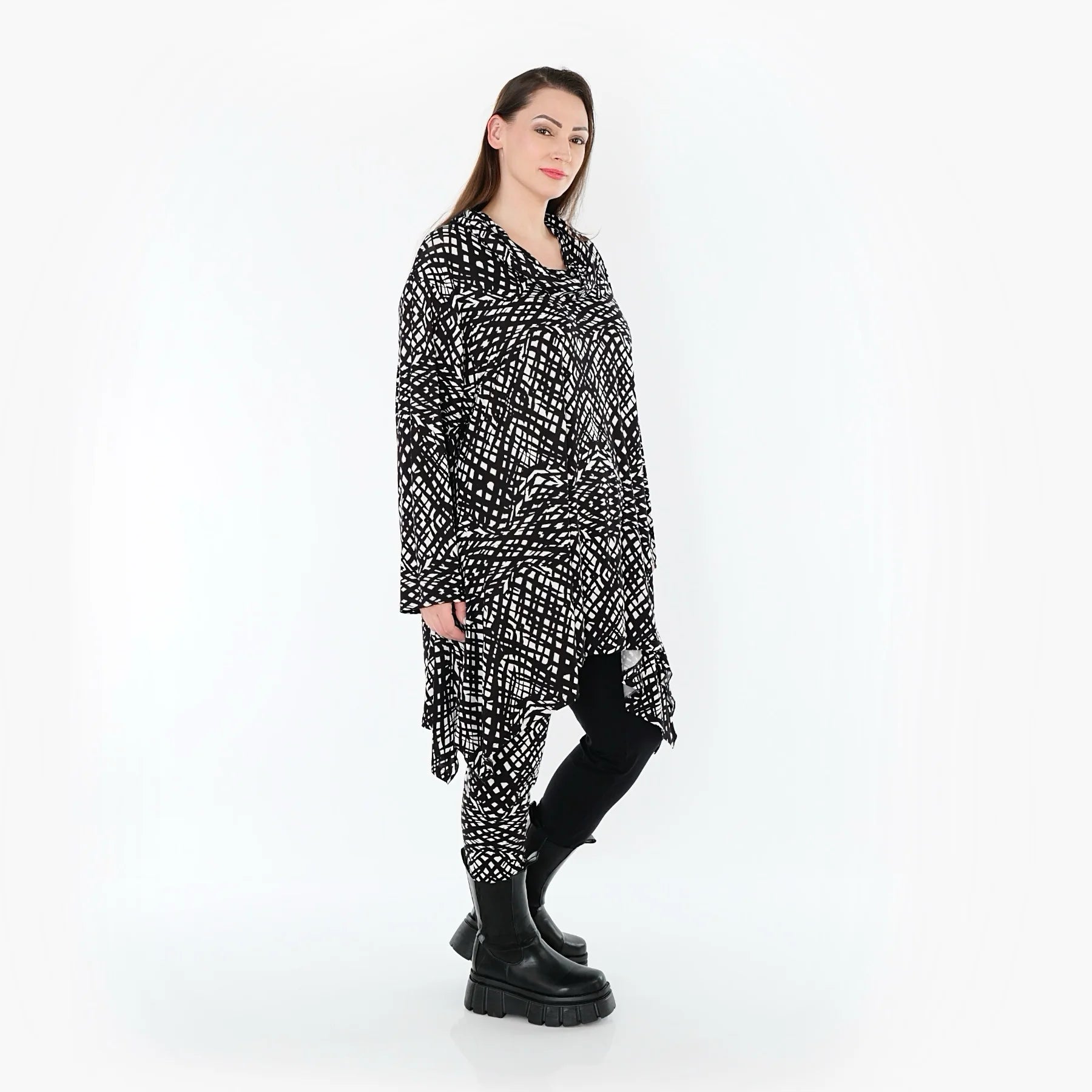  A-Form Bigshirt von AKH Fashion aus Viskose, 1560.03371, Schwarz/Weiß, Abstrakt, Ausgefallen