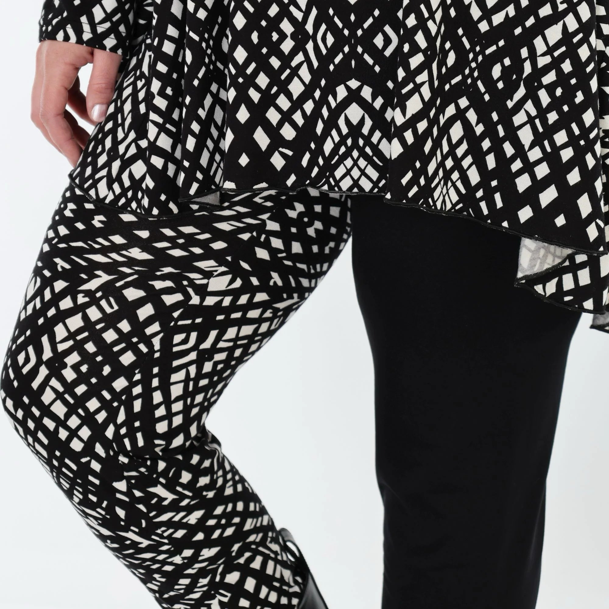  AKH Fashion Leggings in gerader Form, aus Viskose, 1560.0P100, Schwarz/Weiß, Abstrakt