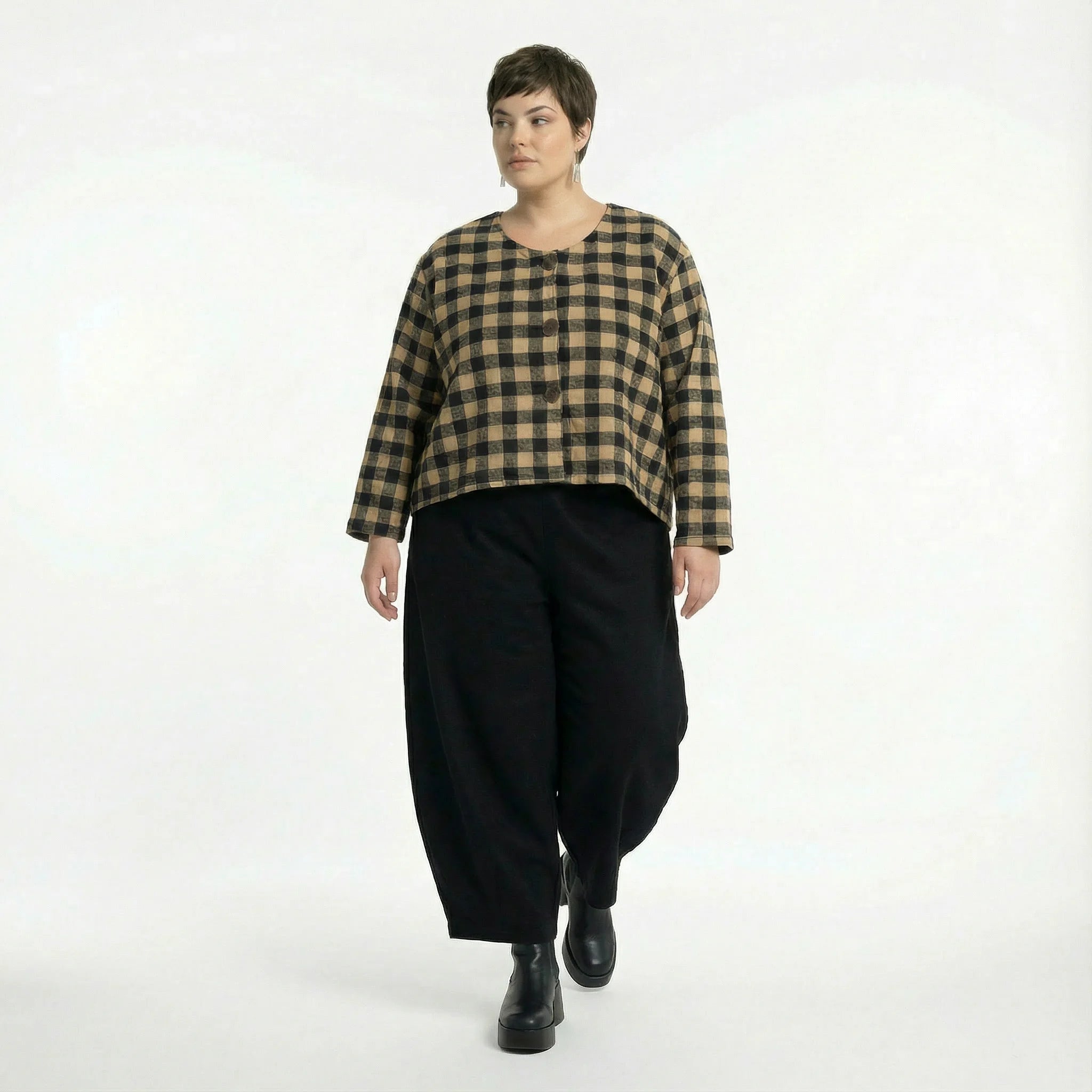  AKH Fashion Jacke in gerundeter Form, aus Polyester, 1562.00130, Sand/Schwarz, Kariert