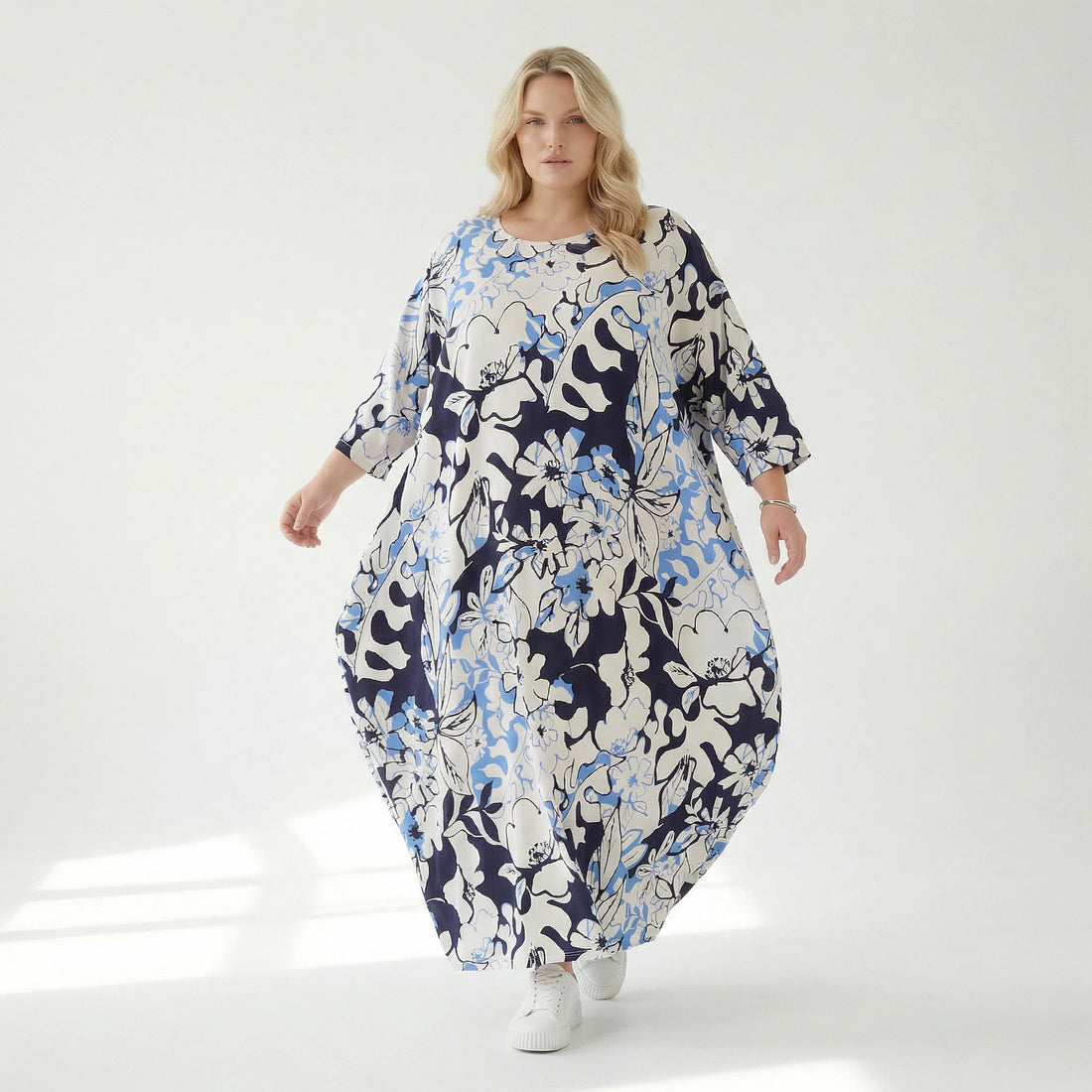  Ballonkleid von AKH Fashion aus Viskose, 1574.01926, Weiß/Marine/Blau, Blumen, Schick