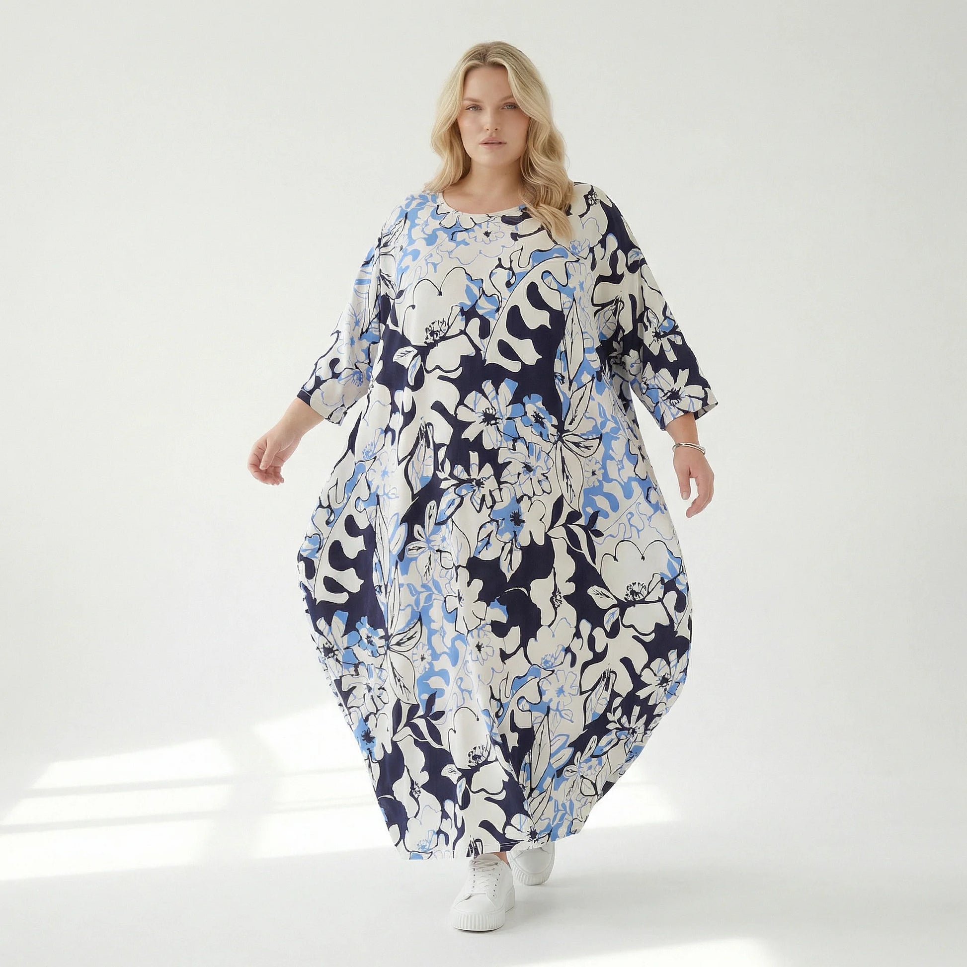  Ballonkleid von AKH Fashion aus Viskose, 1574.01926, Weiß/Marine/Blau, Blumen, Schick