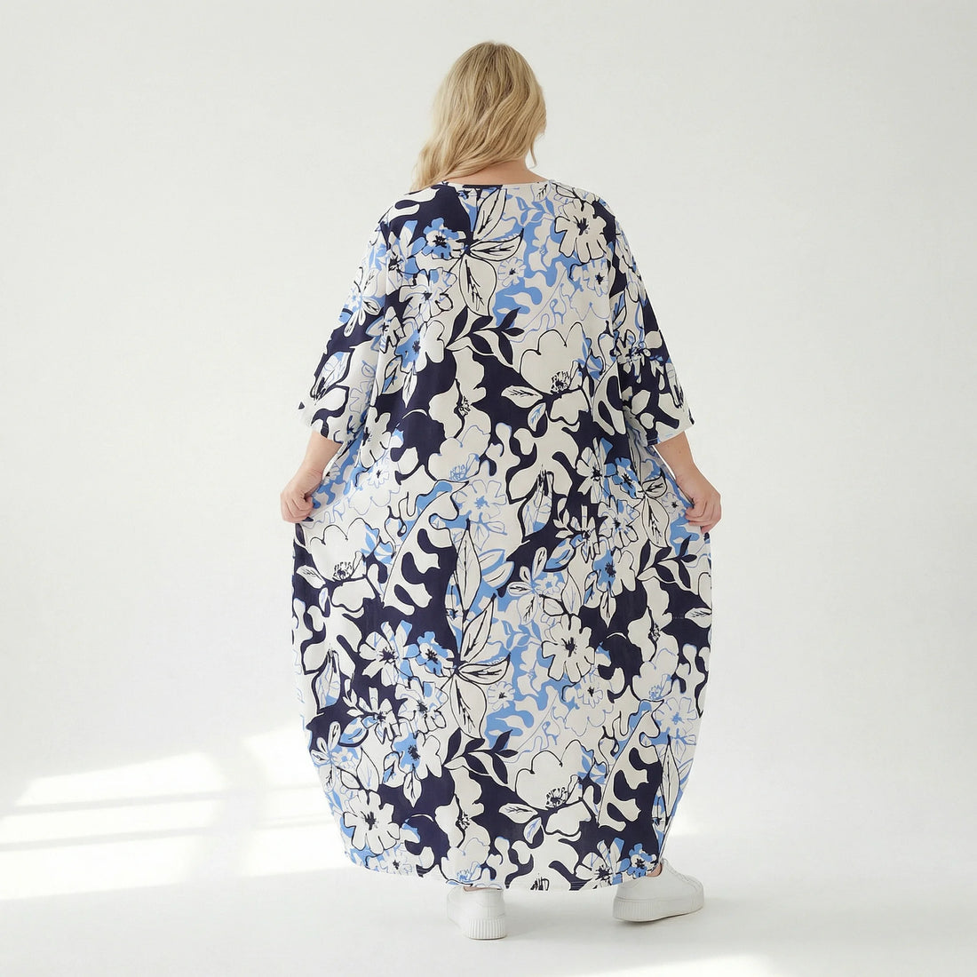  Ballonkleid von AKH Fashion aus Viskose, 1574.01926, Weiß/Marine/Blau, Blumen, Schick