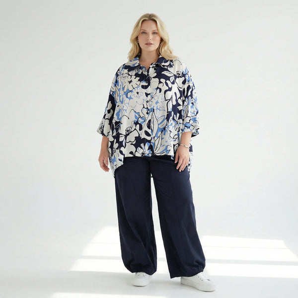  AKH Fashion Jacke in gerundeter Form, aus Viskose, 1574.07092, Weiß/Marine/Blau, Blumen