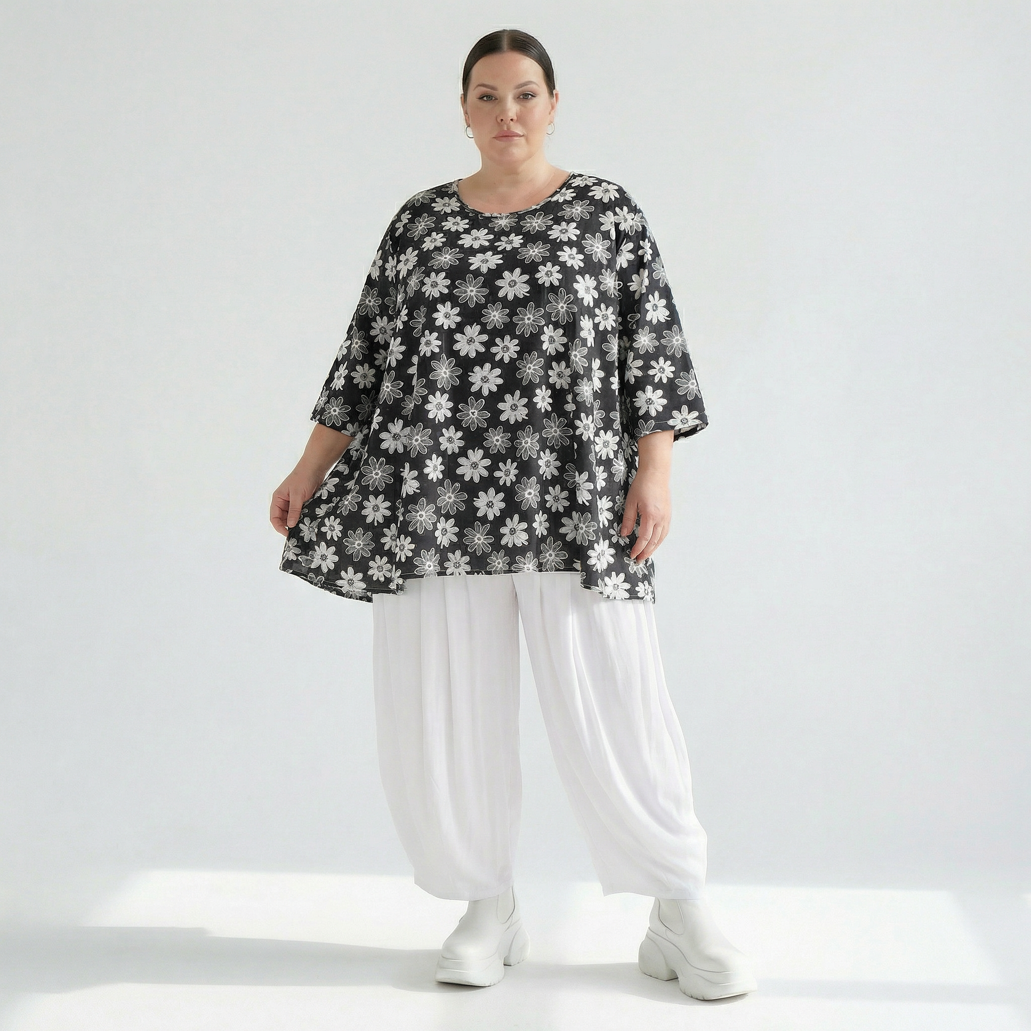 A-Form Bigshirt von AKH Fashion aus Viskose, 1575.00593, Schwarz/Weiß, Blumen, Ausgefallen