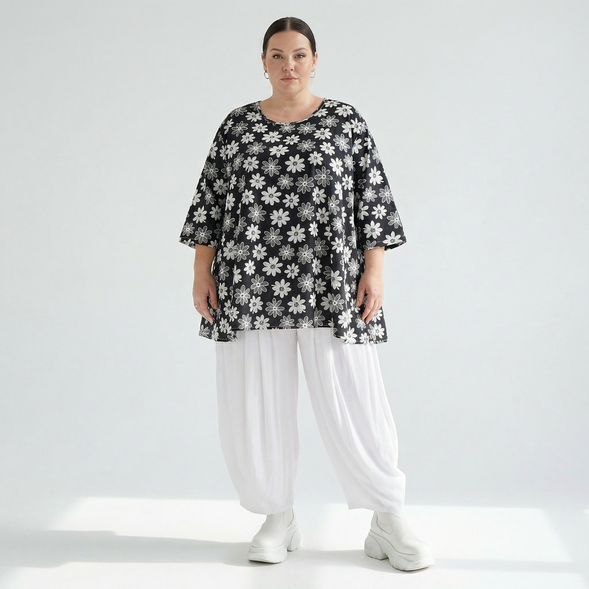 A-Form Bigshirt von AKH Fashion aus Viskose, 1575.00593, Schwarz/Weiß, Blumen, Ausgefallen