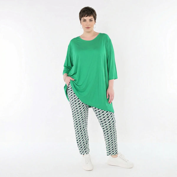 Ausgefallene Bengaline Karottenhose im zeitlosen Lagenlook, stretchig und fein, abstrakt, Marine/Grün/Weiß