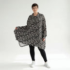 Ausgefallene Oversize Jacke in A-Form aus stretchig weichem Material im Lagenlook, Schwarz/Weiß