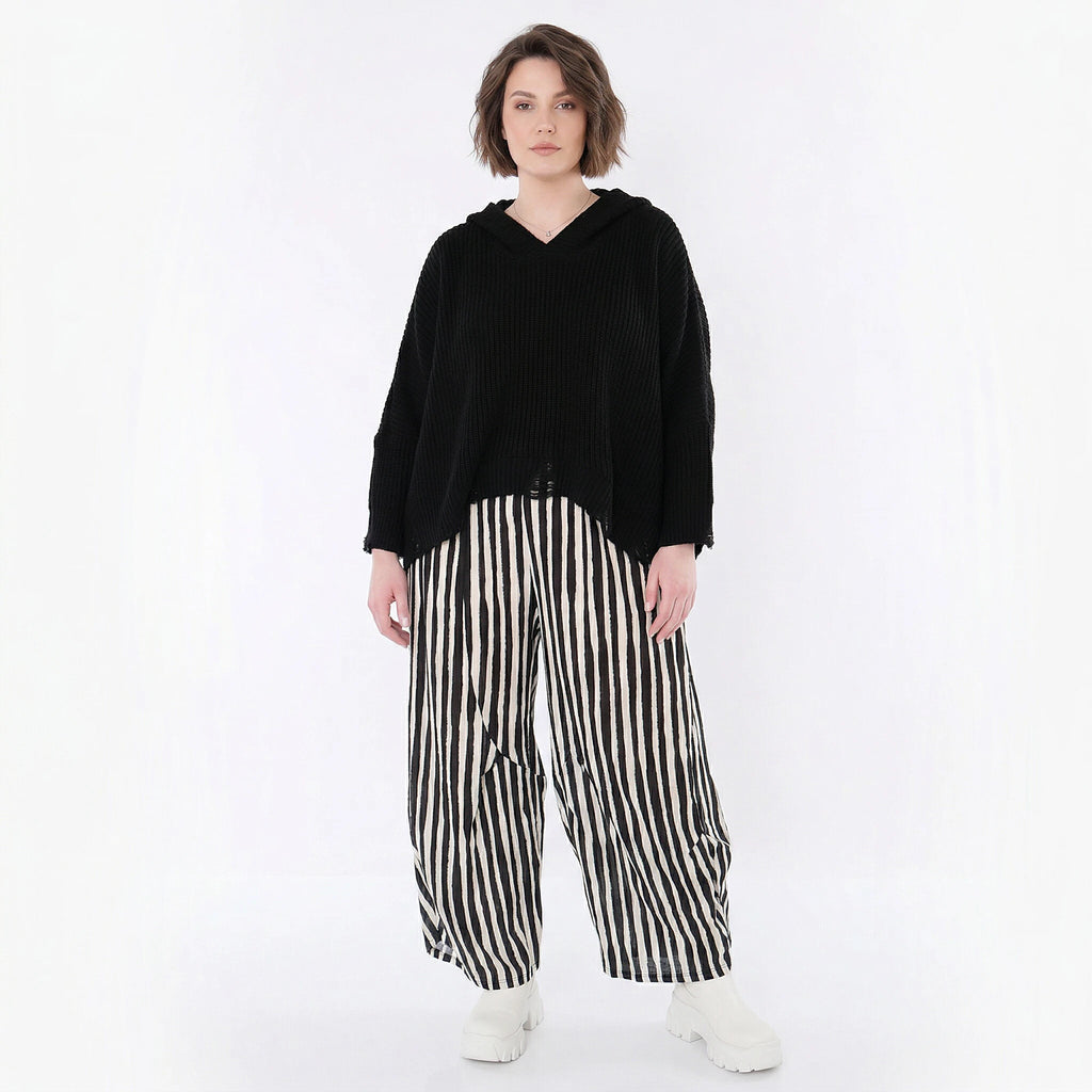 Ballon Hose im zeitlosen Lagenlook mit weiter Silhouette und luftigem Komfort, Blockstreifen, Schwarz/Weiß