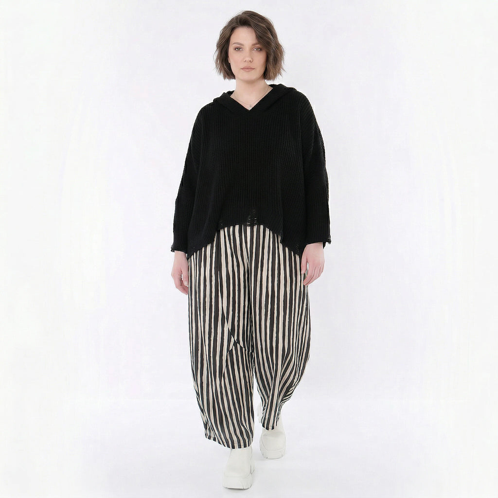 Ballon Hose im zeitlosen Lagenlook mit weiter Silhouette und luftigem Komfort, Blockstreifen, Schwarz/Weiß