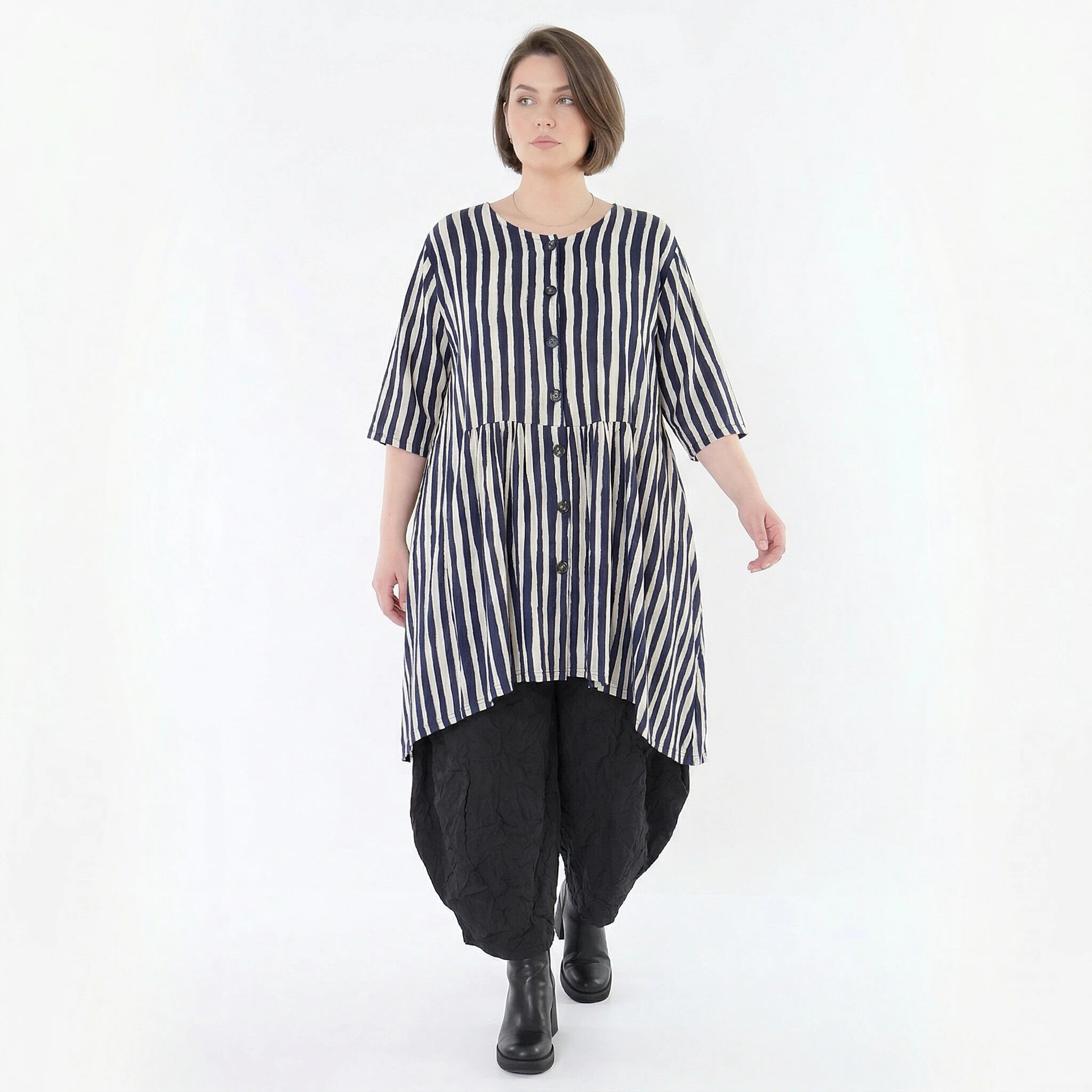 Stilvolle Oversize Bluse in A-Form mit zeitlosem Lagenlook und luftigem Blockstreifen Design, Marine/Weiß