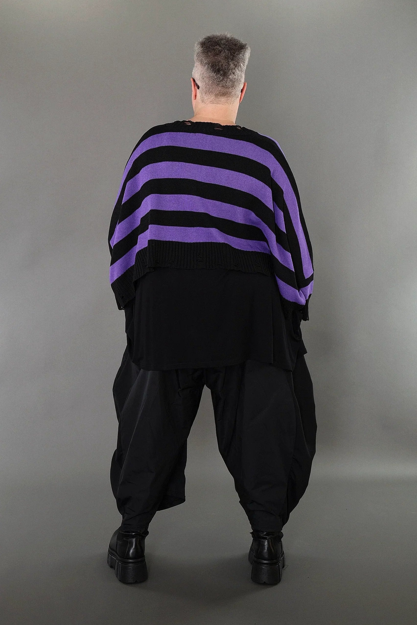  AKH Premium Überwurf in kastiger Form, aus Baumwolle, P1007.2537, Schwarz/Lavendel, Schick