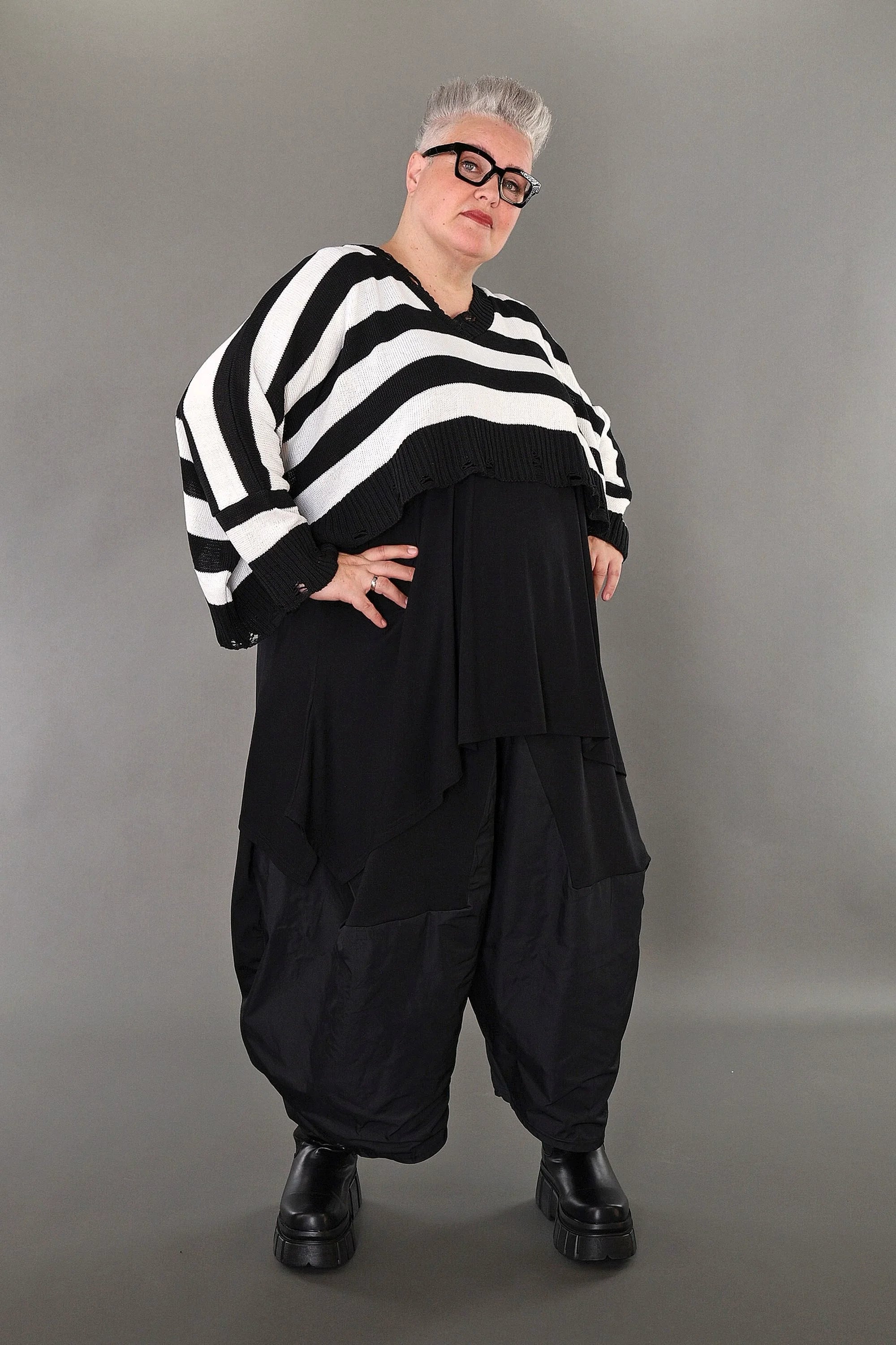  AKH Premium Überwurf in kastiger Form, aus Baumwolle, P1007.2537, Schwarz/Weiß, Schick