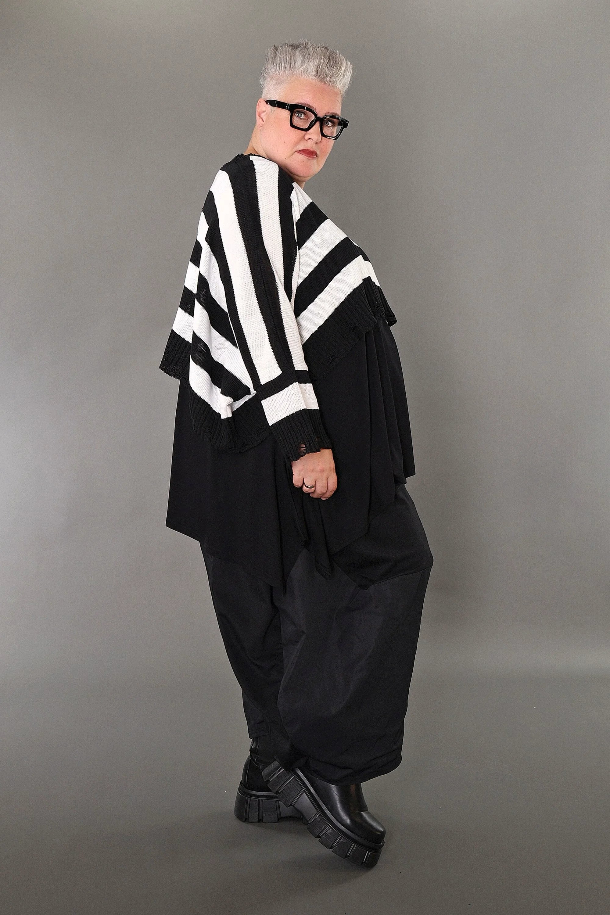  AKH Premium Überwurf in kastiger Form, aus Baumwolle, P1007.2537, Schwarz/Weiß, Schick