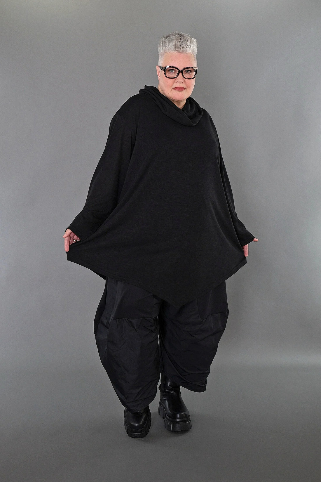  A-Form Bigshirt von AKH Premium aus Viskose, P1008.0516, Schwarz, Ausgefallen, Zeitlos