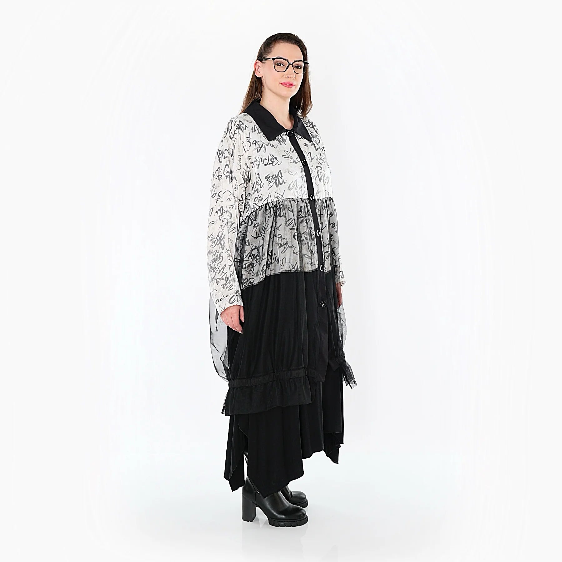  AKH Premium Bluse in gerader Form, aus Viskose, P1010.7136, Schwarz/Weiß, Grafik, Schick