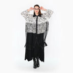  AKH Premium Bluse in gerader Form, aus Viskose, P1010.7136, Schwarz/Weiß, Grafik, Schick