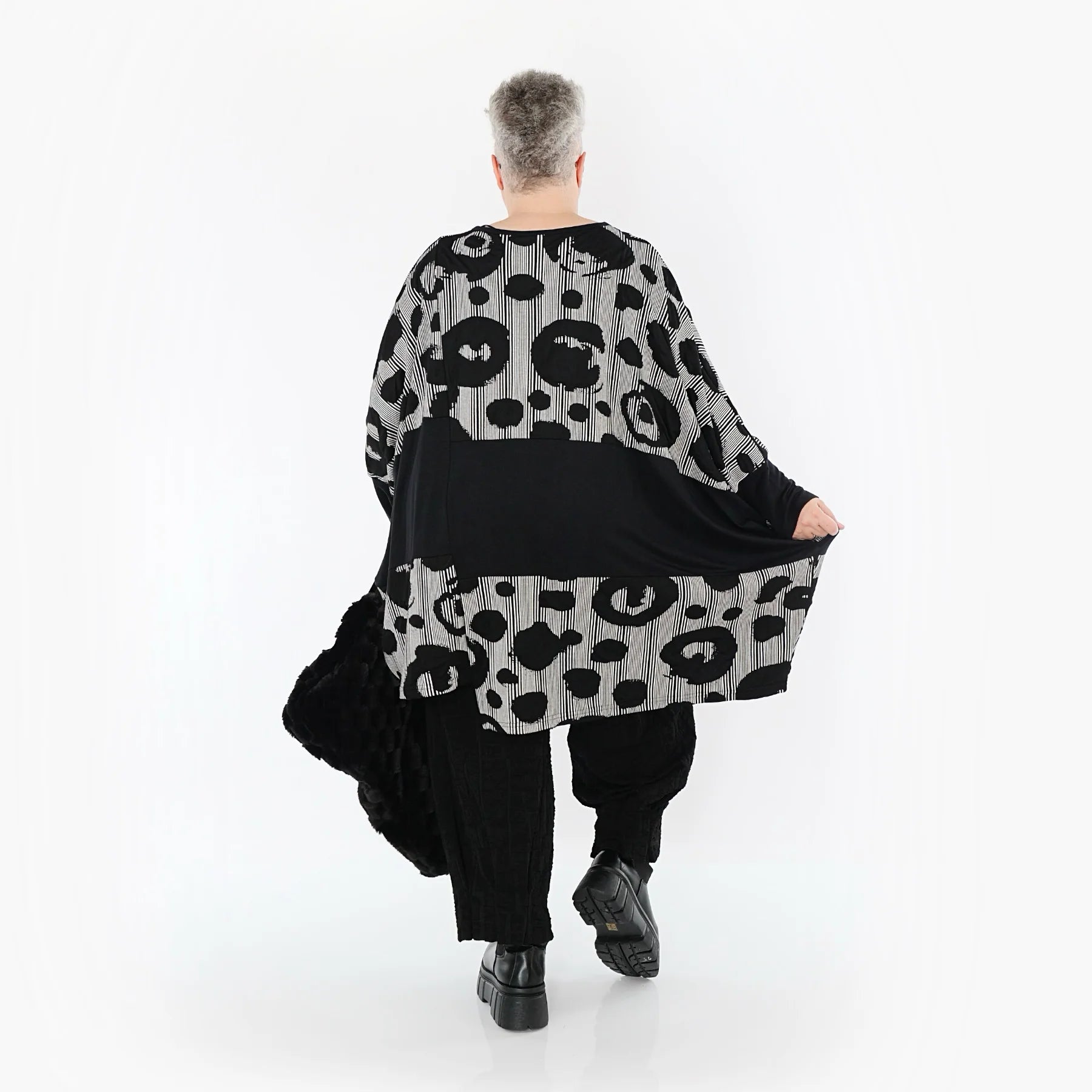  Ballon Bigshirt von AKH Premium aus Viskose, P1013.7143, Schwarz/Weiß, Streifen, Ausgefallen