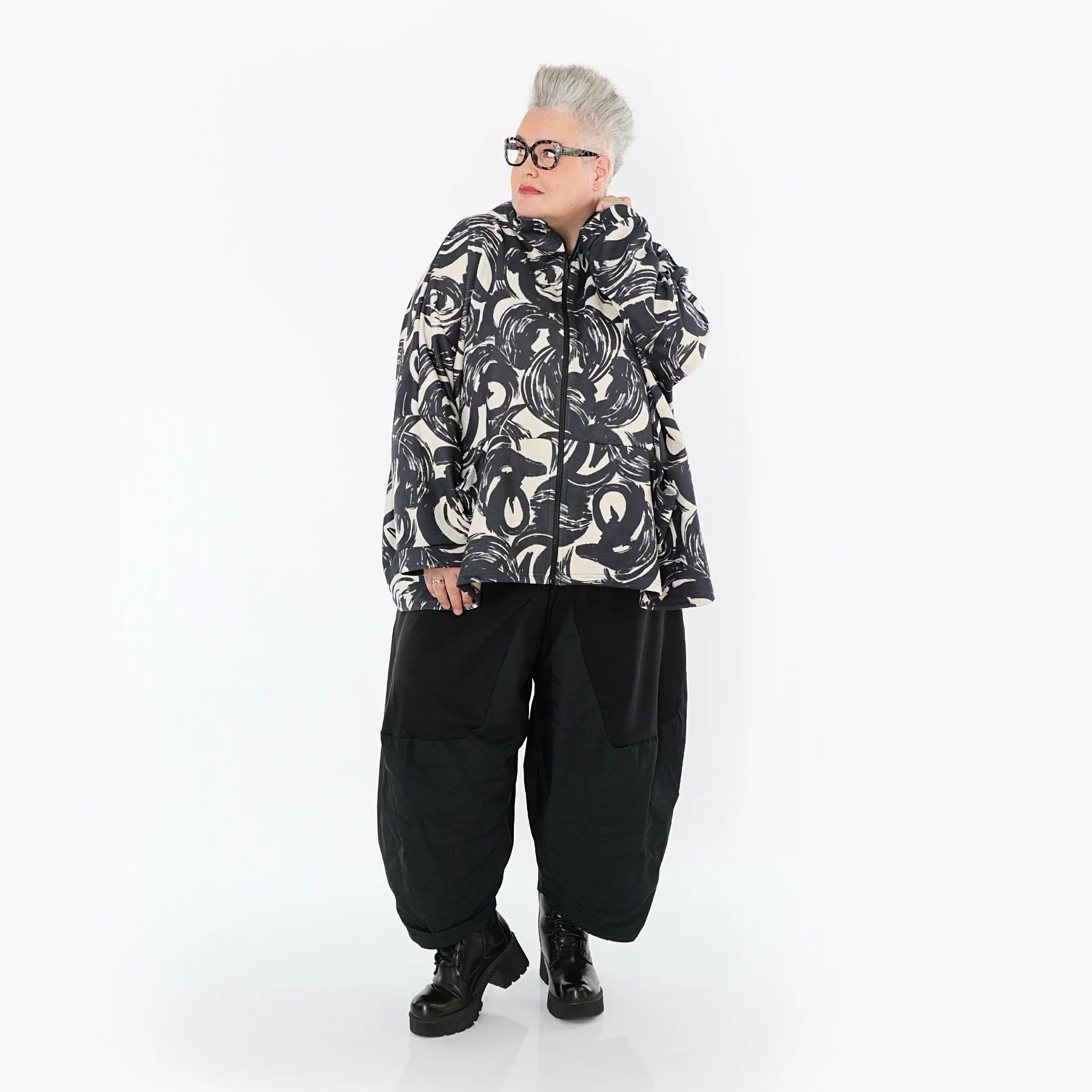  AKH Premium Jacke in kastiger Form, aus Polyester, P1016.7104, Ecru/Schwarz, Pinselstrich